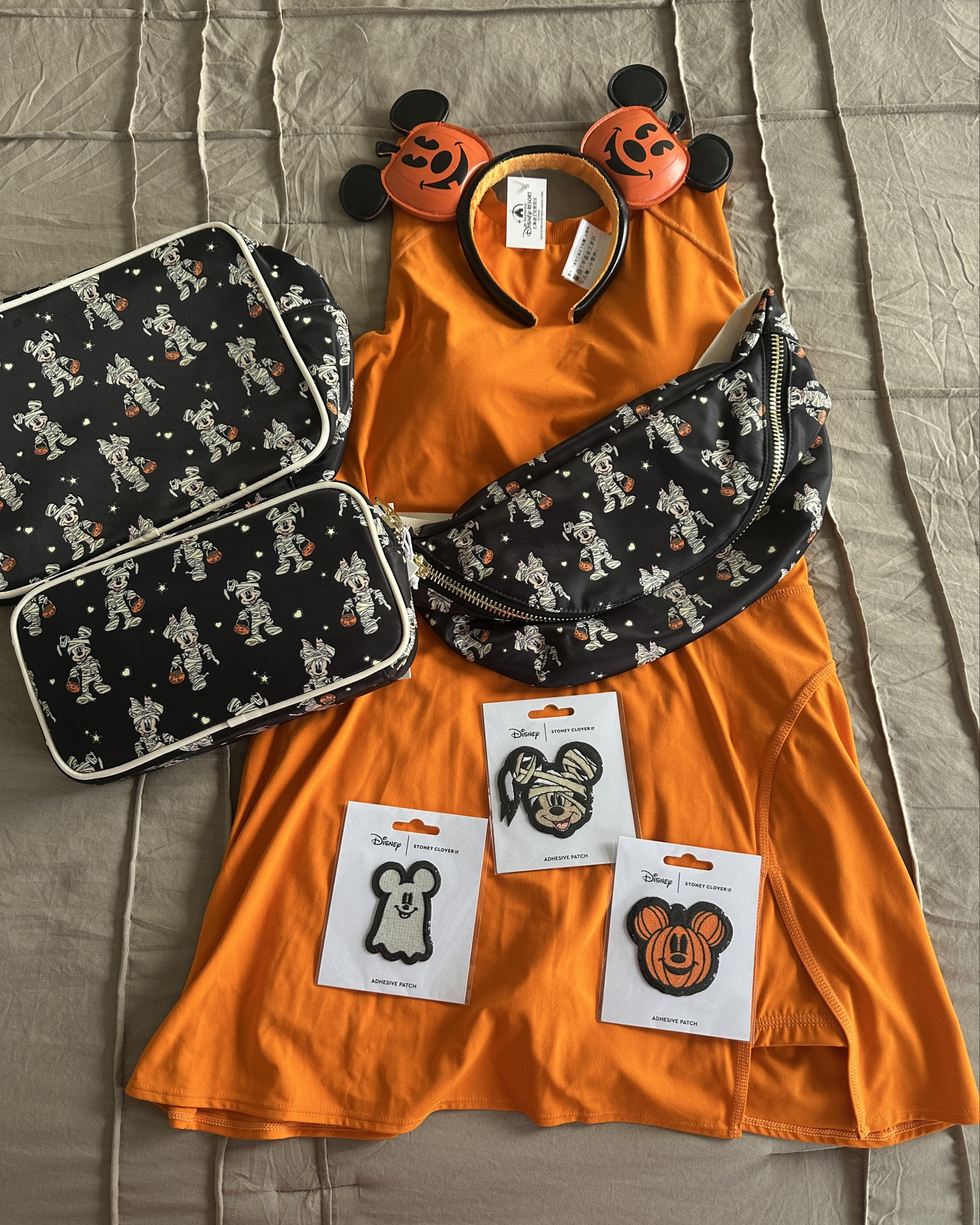 Outfit for MNSSHP! ✨💀👻

#LTKSeasonal #LTKTravel #LTKActive