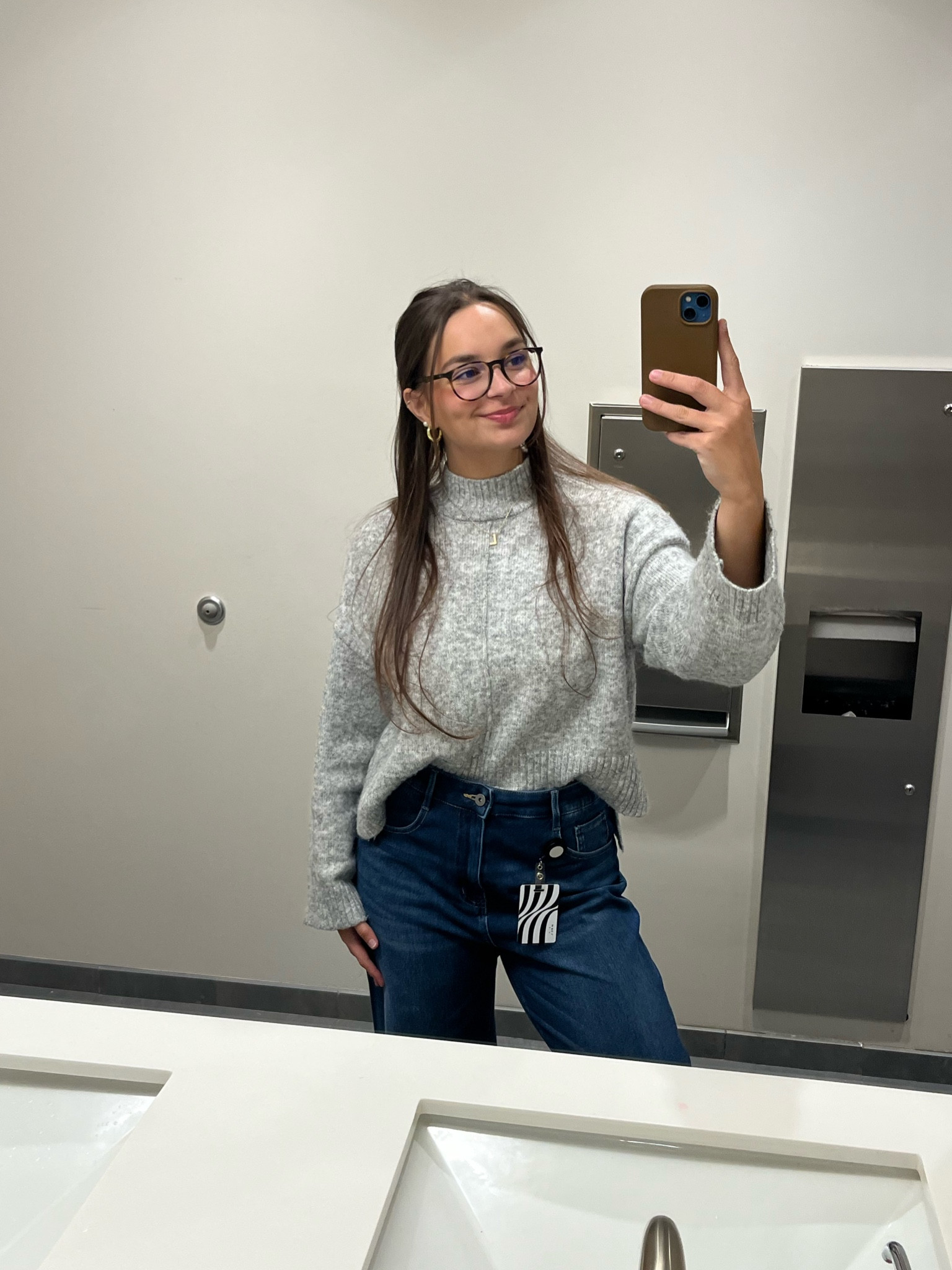 Office outfit! #workoutfit #jeansoutfit #denim #jeans #halarajeans #sweater

#LTKWorkwear #LTKStyleTip #LTKSeasonal