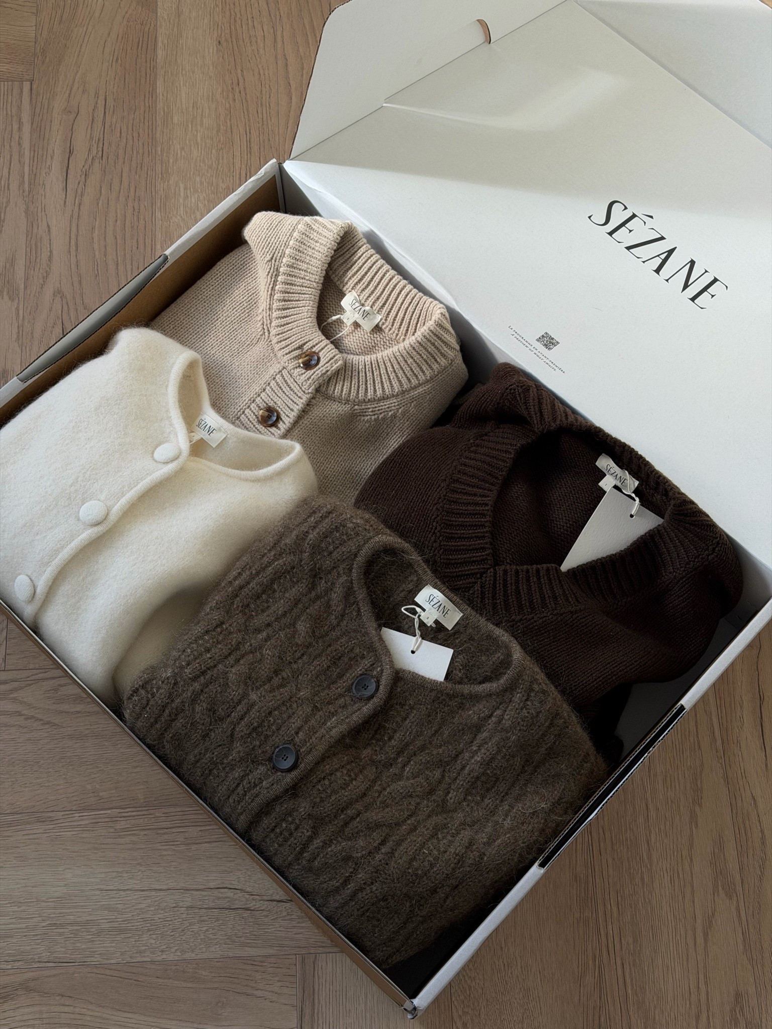 My new in Sezane knitwear 🤎🍂 

Cardigan, cashmere jumper, knitwear season, new in my wardrobe