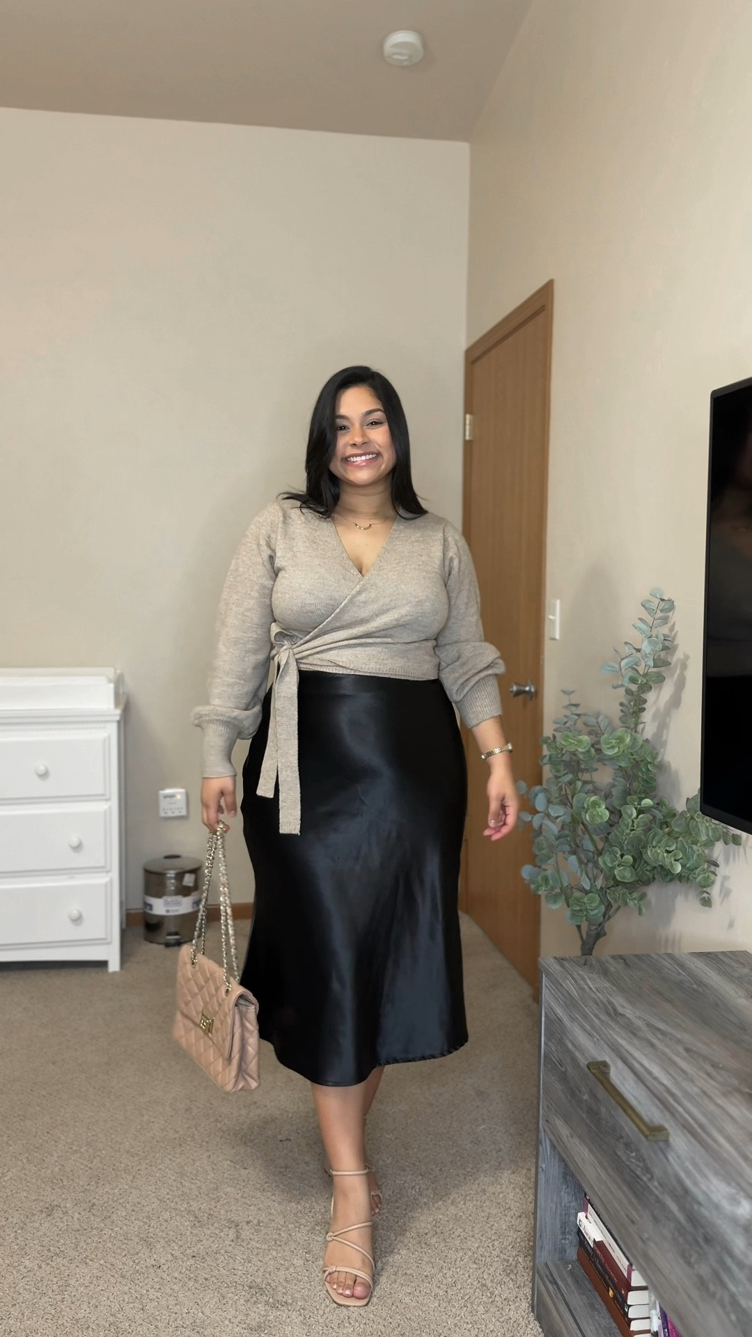 Idea de outfit para San Valentín💕 
Blusa L y falda XL 