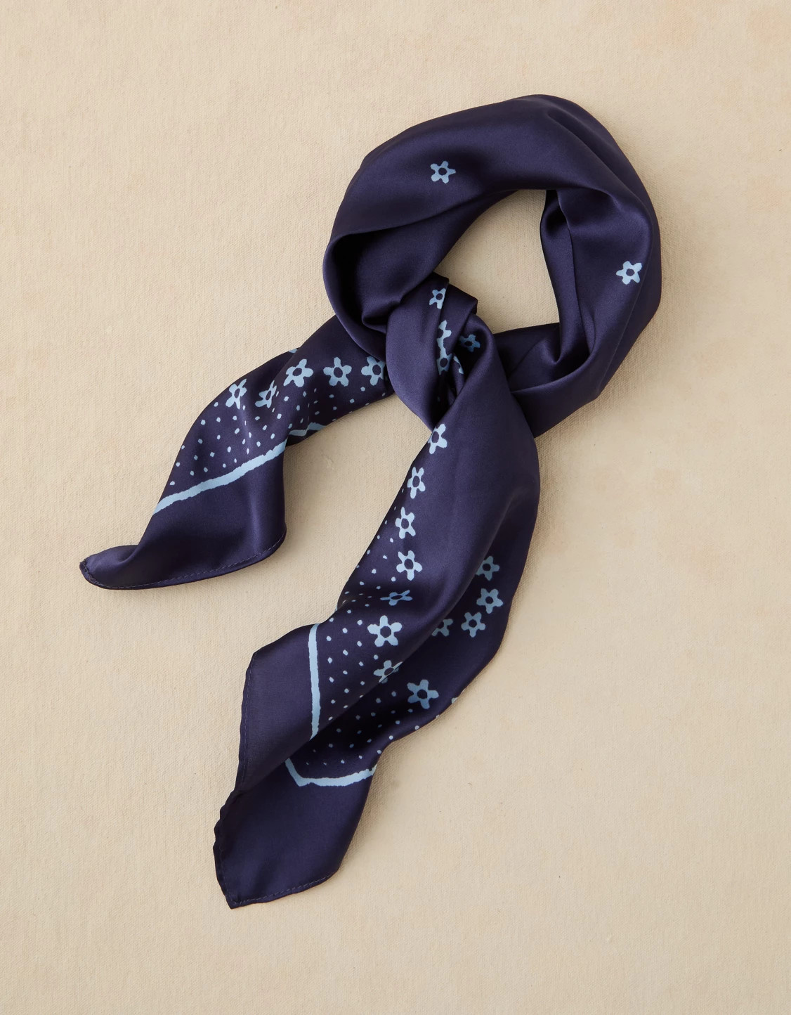 AE Daisy Bandana | American Eagle Outfitters (US & CA)