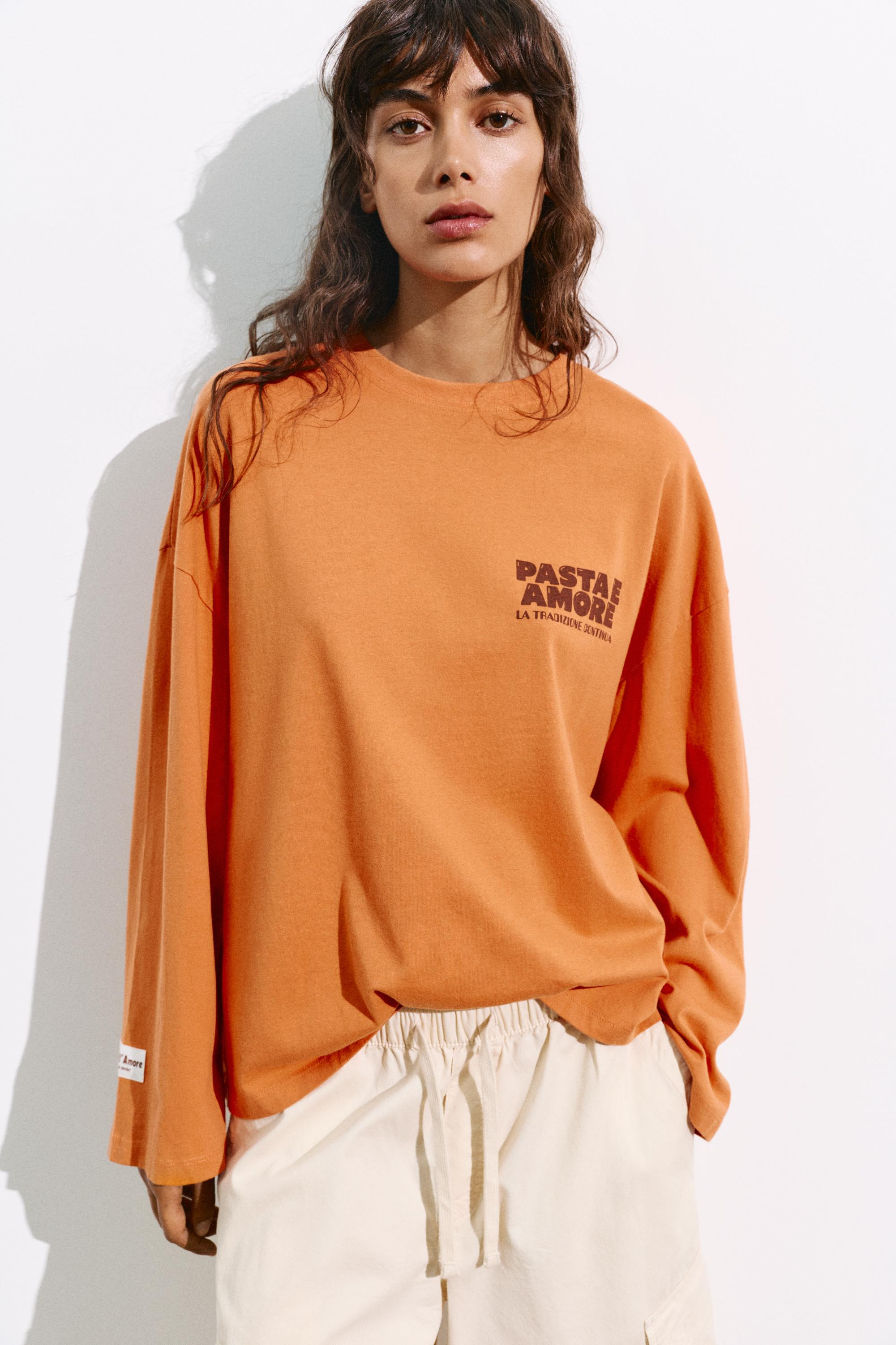 Long sleeve graphic T-shirt | Pull&Bear United Kingdom | PULL and BEAR UK