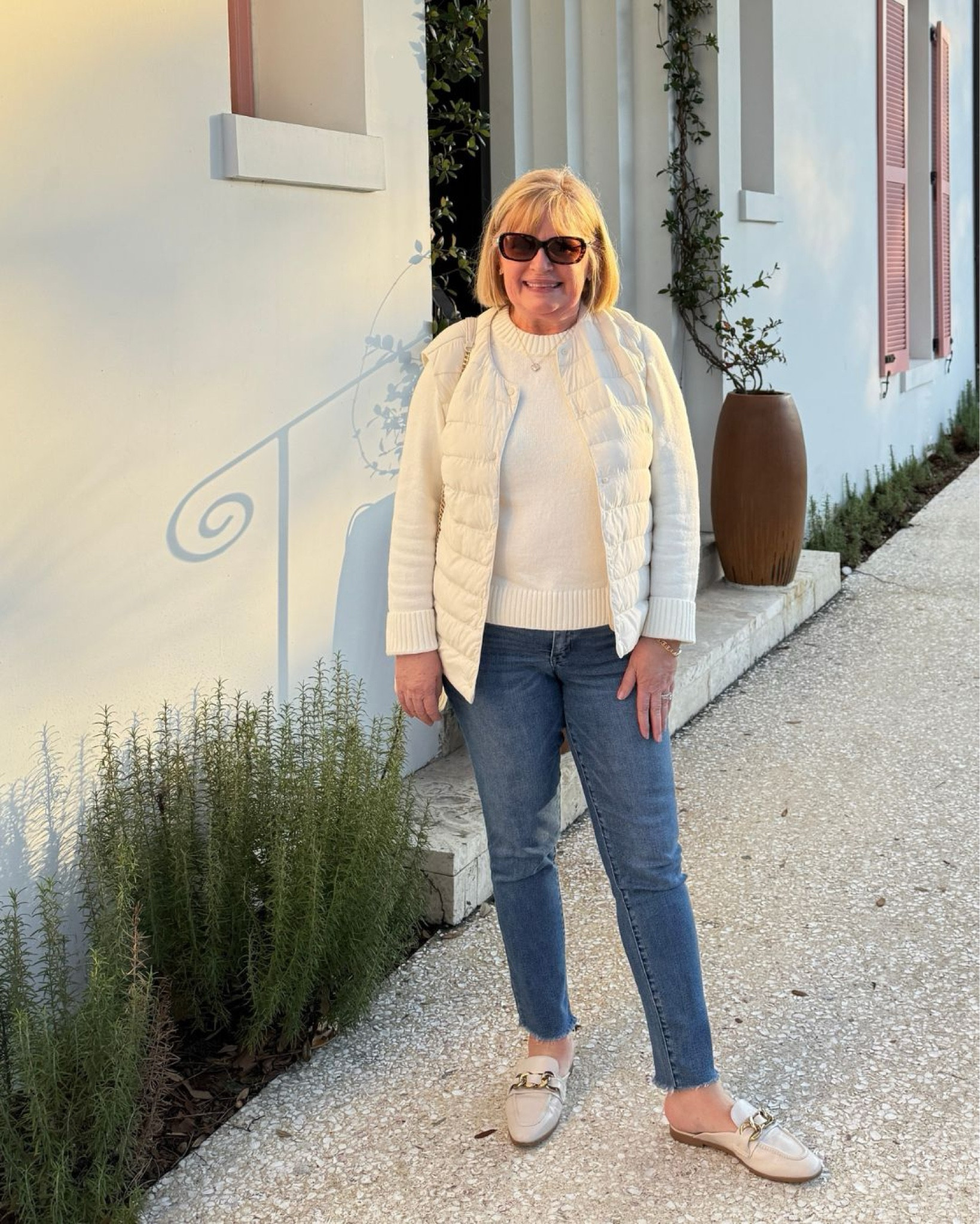 Love my UNIQLO Vest.  So lightweight and warm.  The perfect layering piece. Wearing a Medium ❄️

#pufftechvest #downvest #cashsoftsweater  #puffervest

#LTKStyleTip #LTKSeasonal #LTKOver40