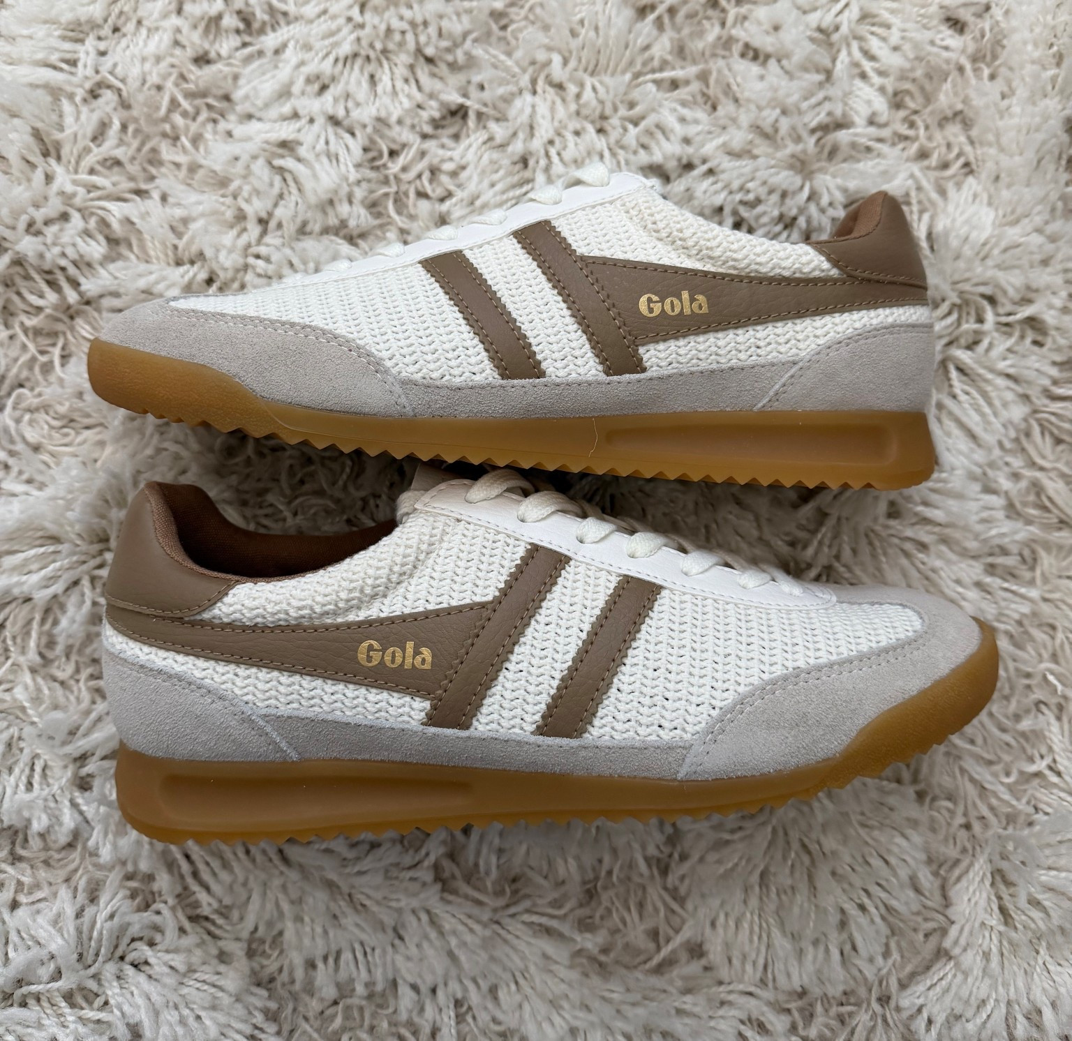 Gola sneakers 

#LTKMidsize #LTKSeasonal #LTKootd