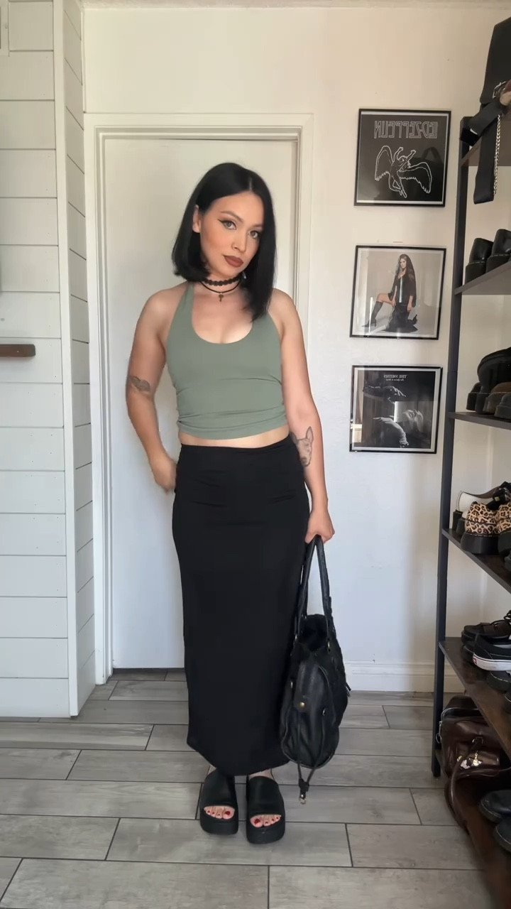 @Steve Madden CA Arwen sandals carrying out the 90s inspired look 

#LTKmomlife #LTKootd #LTKgrwm