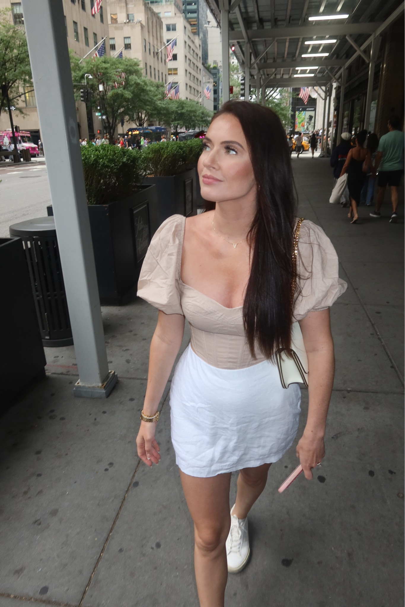 Neutral tones + puff sleeves for a day exploring NYC 🤍

#LTKStyleTip #LTKFindsUnder100 #LTKU