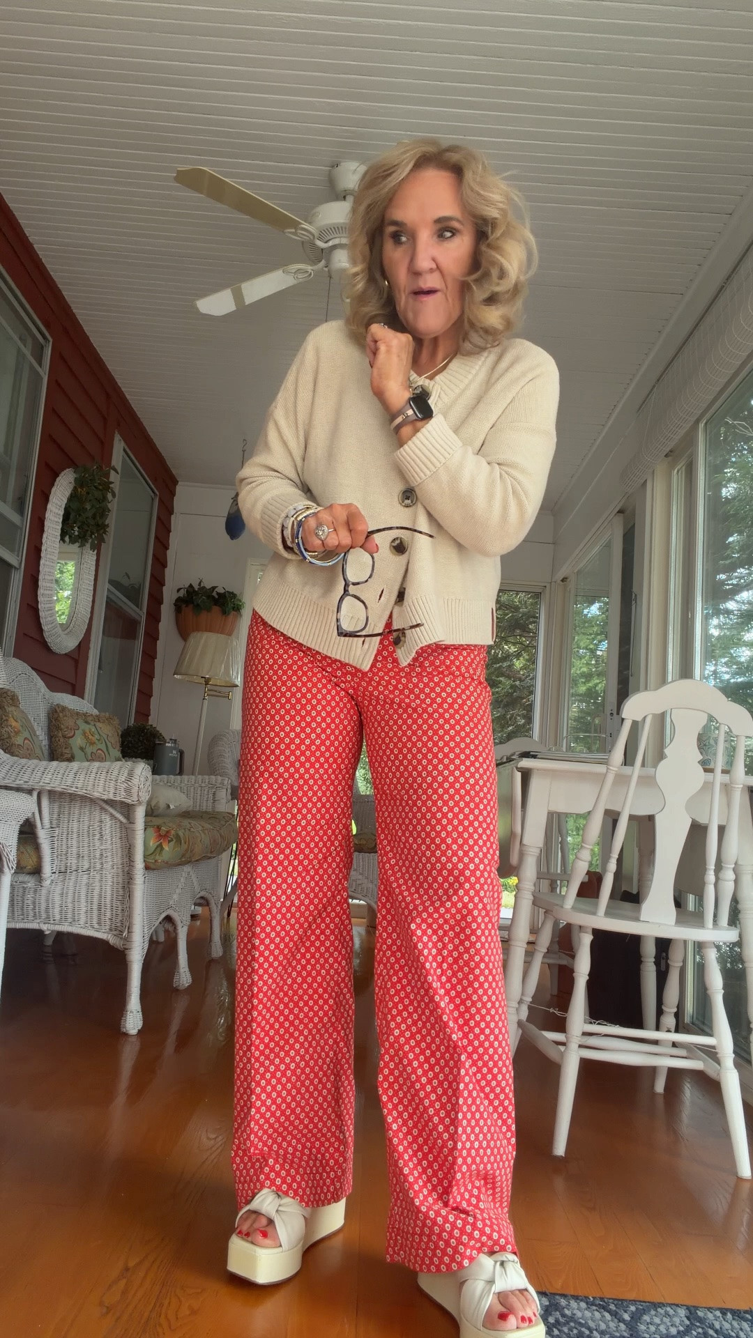 Pants size 29 reg 
Sweater med speckled beige 
20% off code NANETTE20 on my bracelets

#LTKOver40 #LTKootd #LTKMidsize