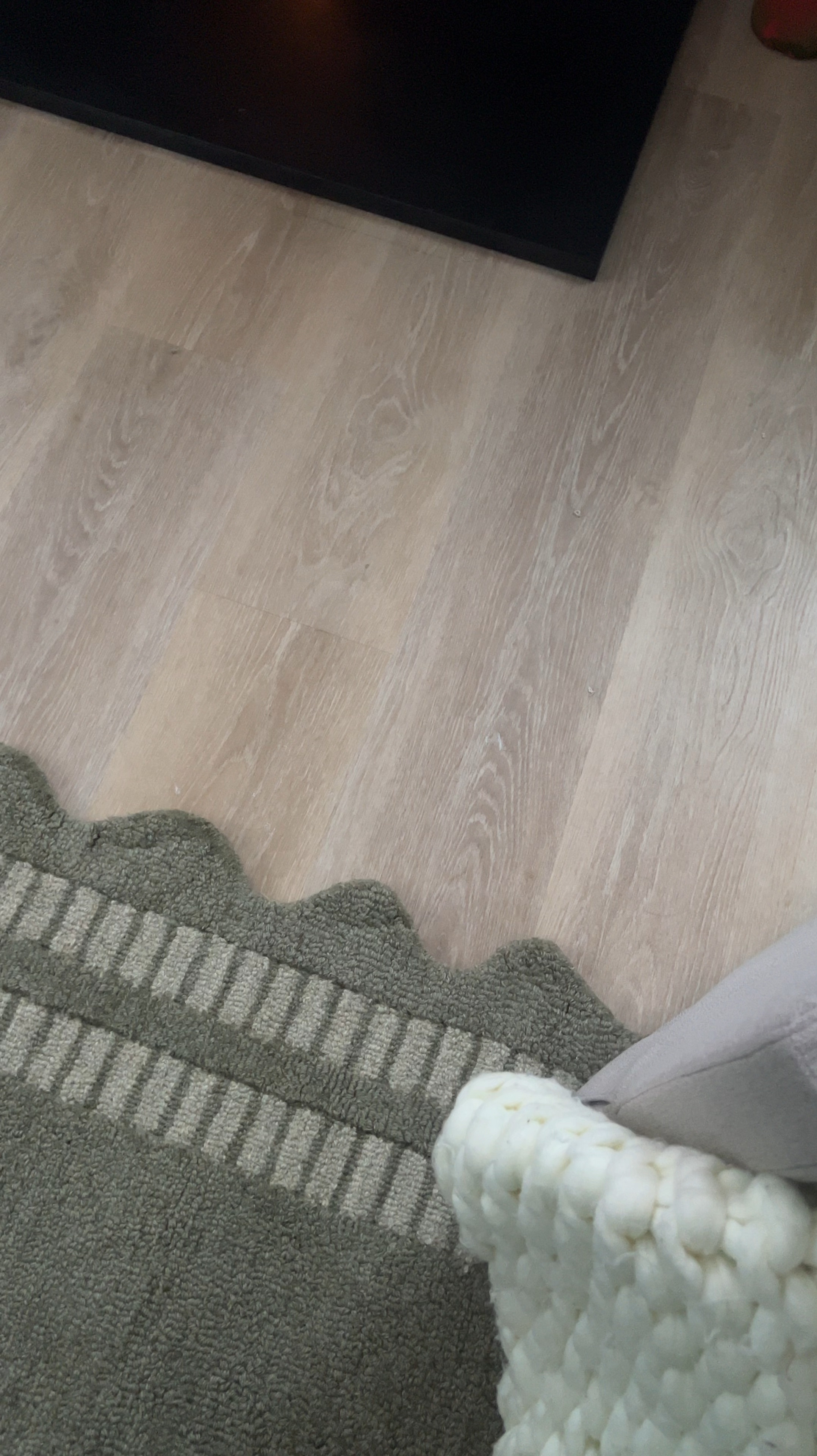 Scalloped living room rug #livingroomrug

#LTKHome