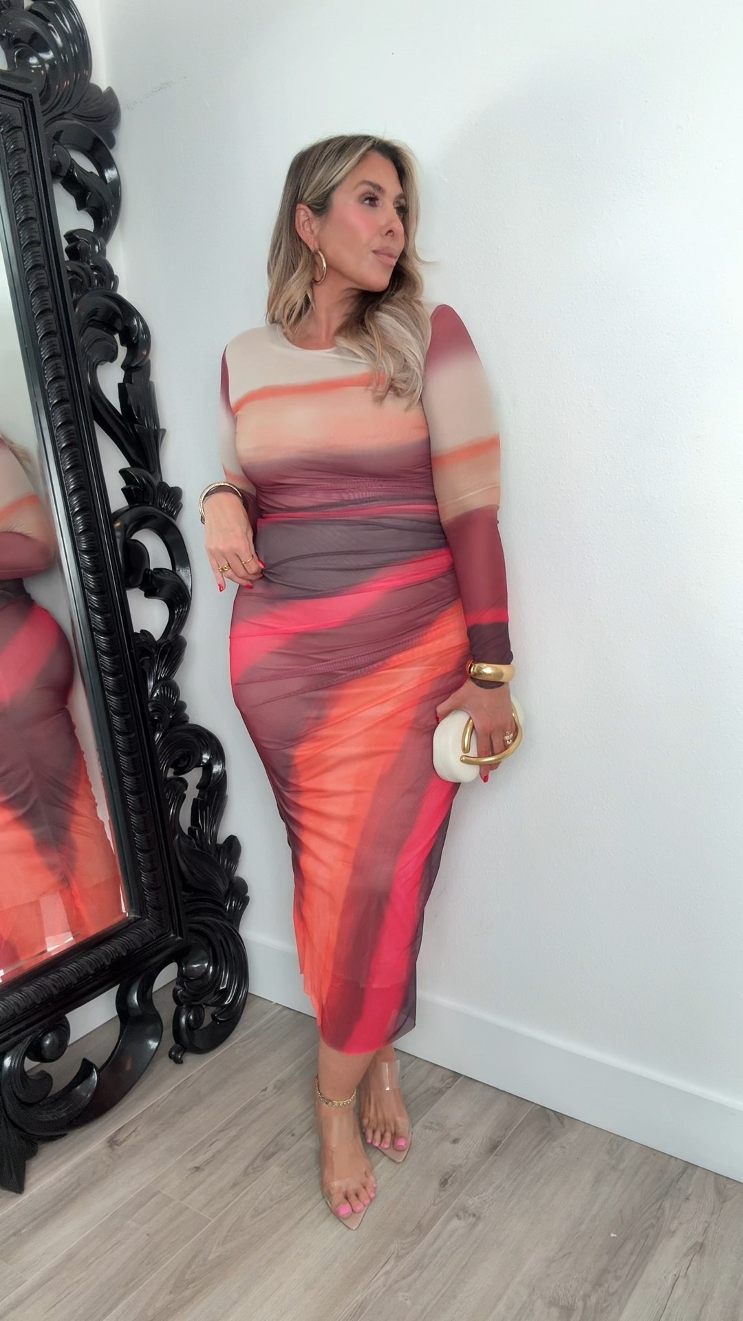 size L  (very stretchy) 

#LTKStyleTip #LTKMidsize

#LTKStyleTip #LTKMidsize #LTKWedding