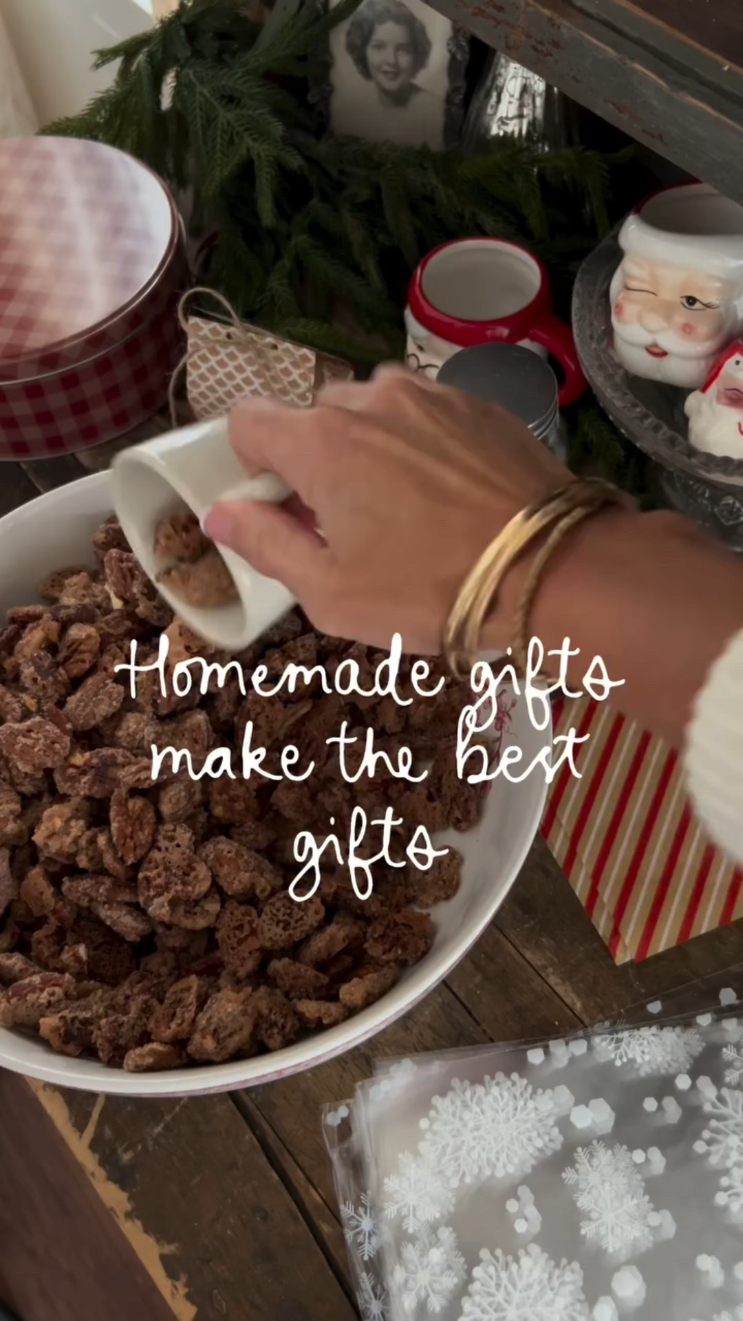 Gifting homemade Christmas candy is my favorite thing to do every year! Finding cute packaging makes it feel even more special. 

Comment GIFTS and I’ll send you the recipe for spiced pecans, my homemade hot chocolate mix as well as all the cute packaging and a special coupon code for the label makers! 

Thanks so much to @niimbot for sending the fun B21 Pro and N1 label makers!  You’ll find me over here personalizing all my ribbons 🎀 🎄! 
•
•
•
#edwardsfarmstead #holidaygifting #homemadegifts #christmascandy #niimbot