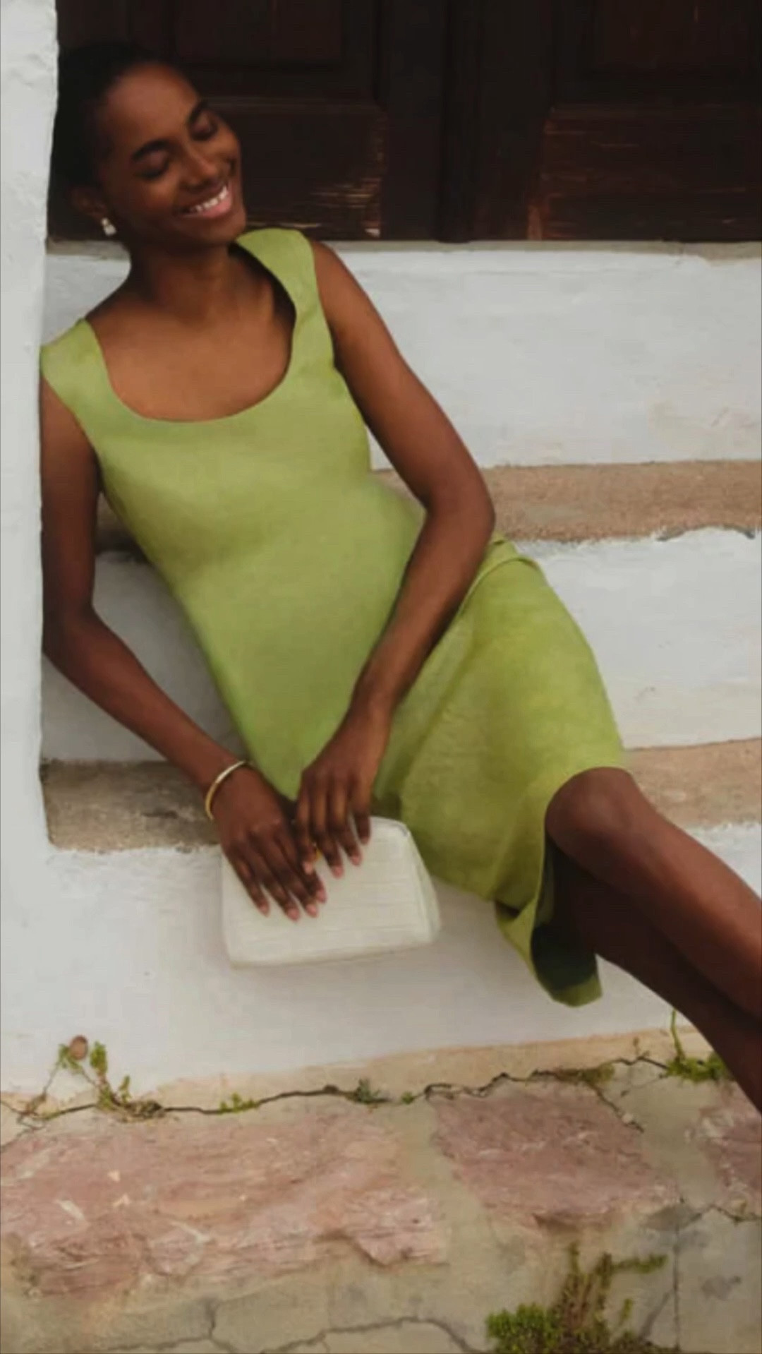 The shape of this dress is stunning! 