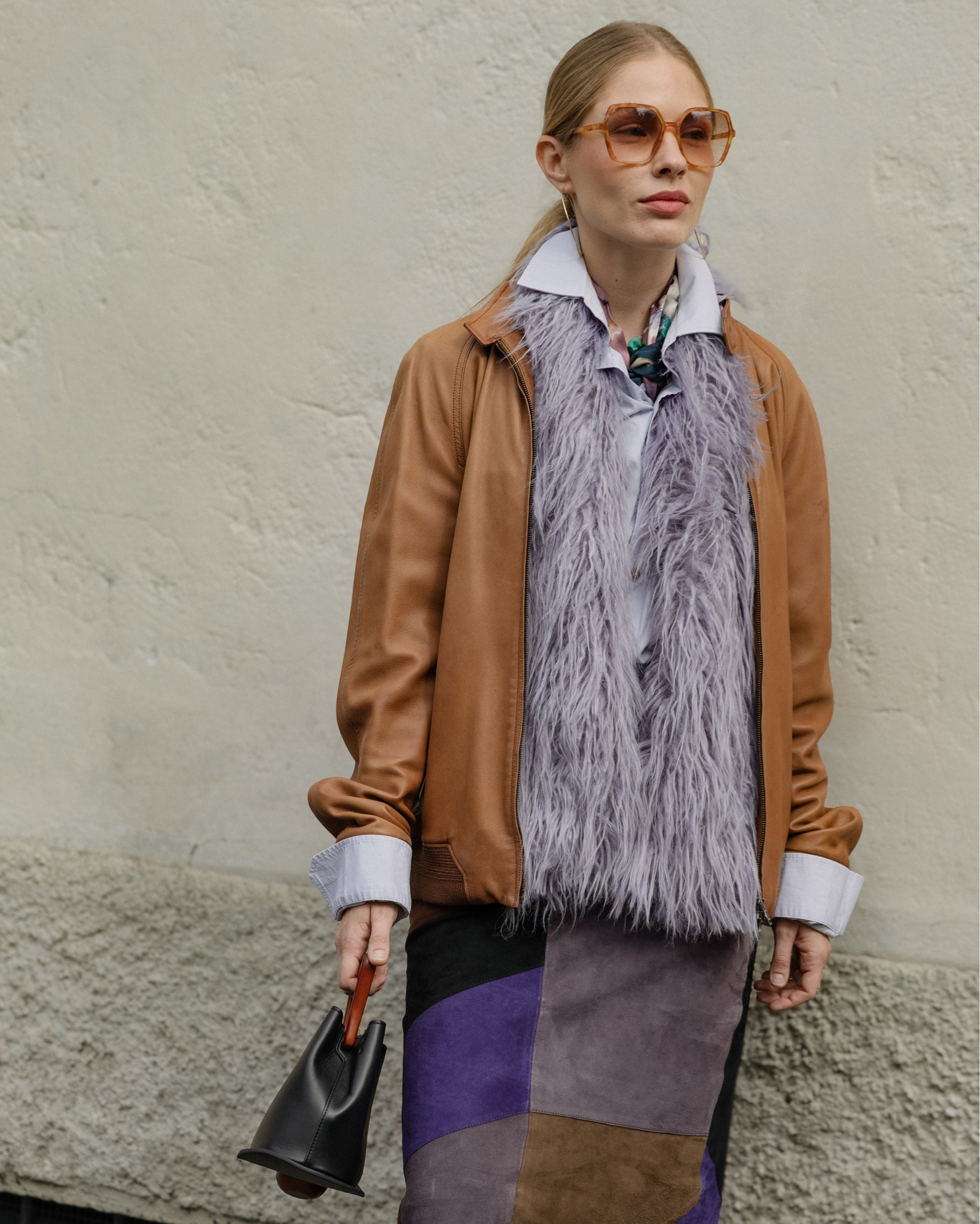 Street Style before Spring Summer 2026 Prada Show during Milan Fashion Week 🤭🍂

| prada, autumn trends, leather jacket, bomber, brown leather, suede, color blocking, faux fur, blue shirt, geometric bag, long socks

#LTKautumn #LTKFashionMonth #LTKeurope