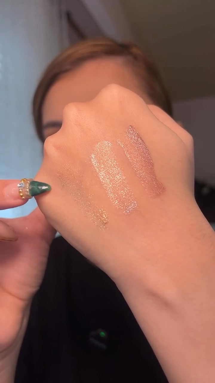 I will always have a soft spot for a little sparkle on the eyes ✨ So, of course, I had to put the MAC Cosmetics Dazzleshadow Liquid Eye Shadow to the test and share my thoughts on how it wears and whether I think it’s worth it.

What’s your go-to eye look: shimmer, matte, or a mix of both? 👀

Read the full review at forevermursal.com 💻

#MACCosmetics #LiquidEyeshadow #creameyeshadow #makeupreviews #sparklyeyes

#LTKbeauty