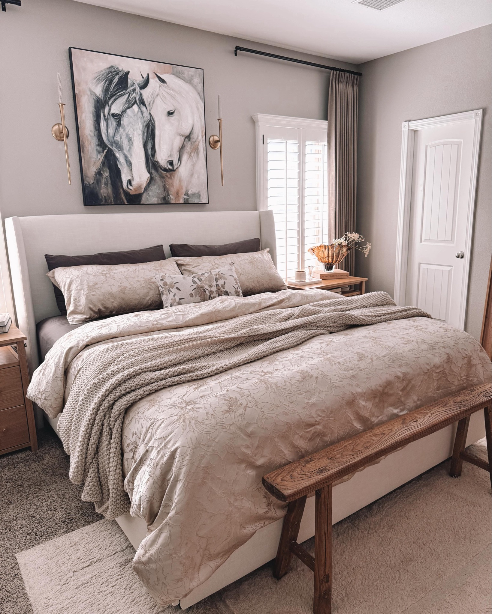Happy Friday! Sharing a few stills of my favorite spots in our home with you today. 
We have been enjoying every space as it has been way too hot to go outside. Lots of conversations, games and reading have been happening this week. I hope everyone has a wonderful weekend!

#homeaccount #cozyhomedecor #neutralhome #homefurnitureanddesign #roomspiration