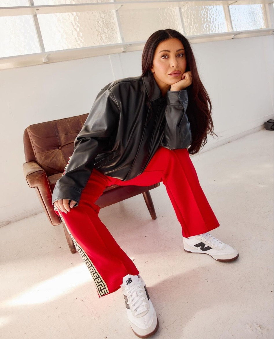 Pop of red theory through my sweatpants today! 

#LTKfitness #LTKwinter #LTKaustralia