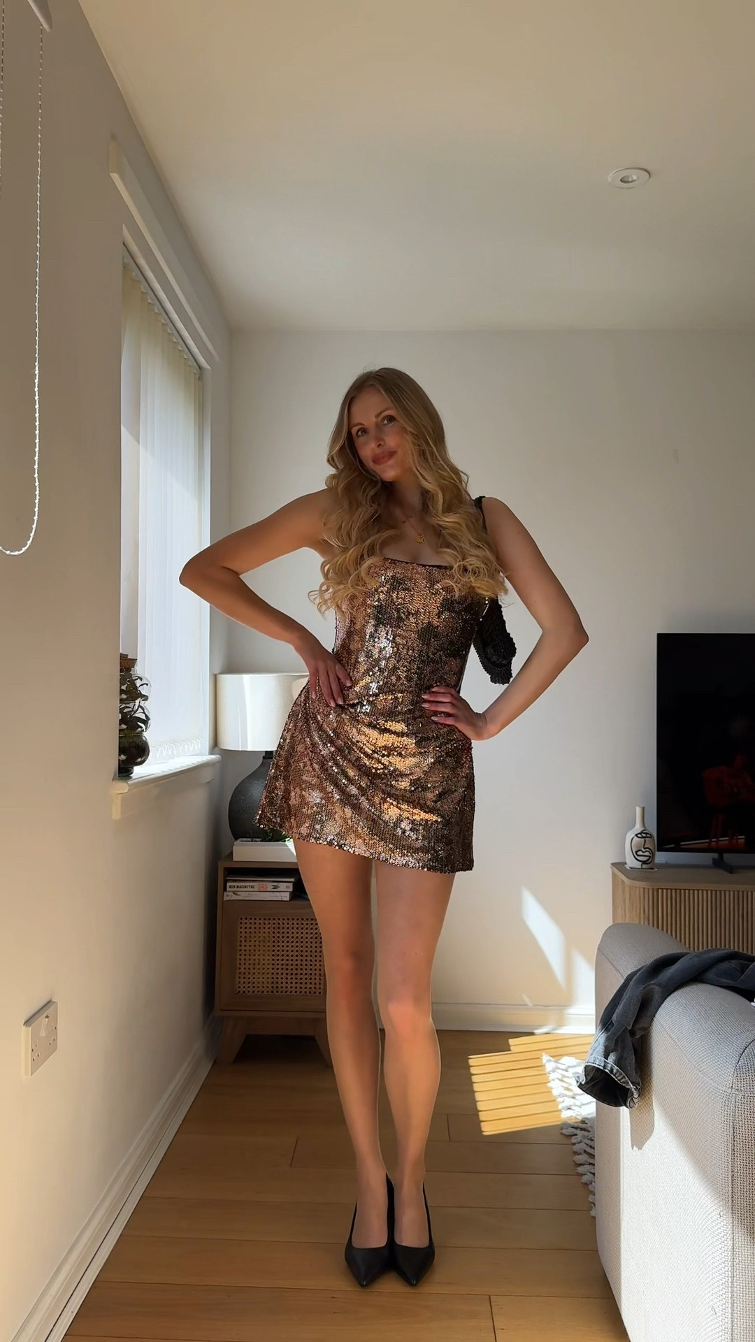 Sparkling mini gold dress

#LTKdatenight #LTKuk #LTKdresses