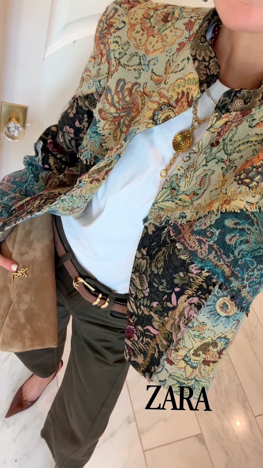 Zara outfit idea! How cool is this statement jacket?! I’m wearing size small in the jacket and 2 in my pants, run tts.