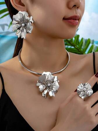 One Flower Inlaid Pearl Pendant Necklace And A Set Of Vintage Exaggerated Necklaces, Earrings And... | SHEIN