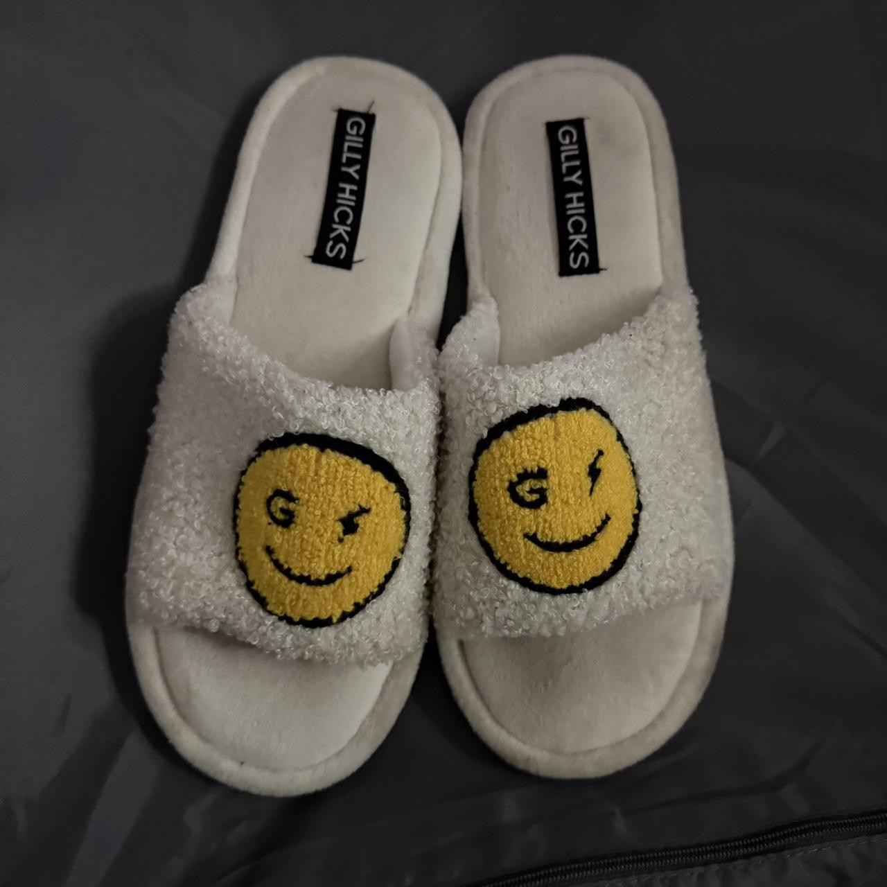 Gilly Hicks Women's Slippers - White/Cream - US 6 | Depop US
