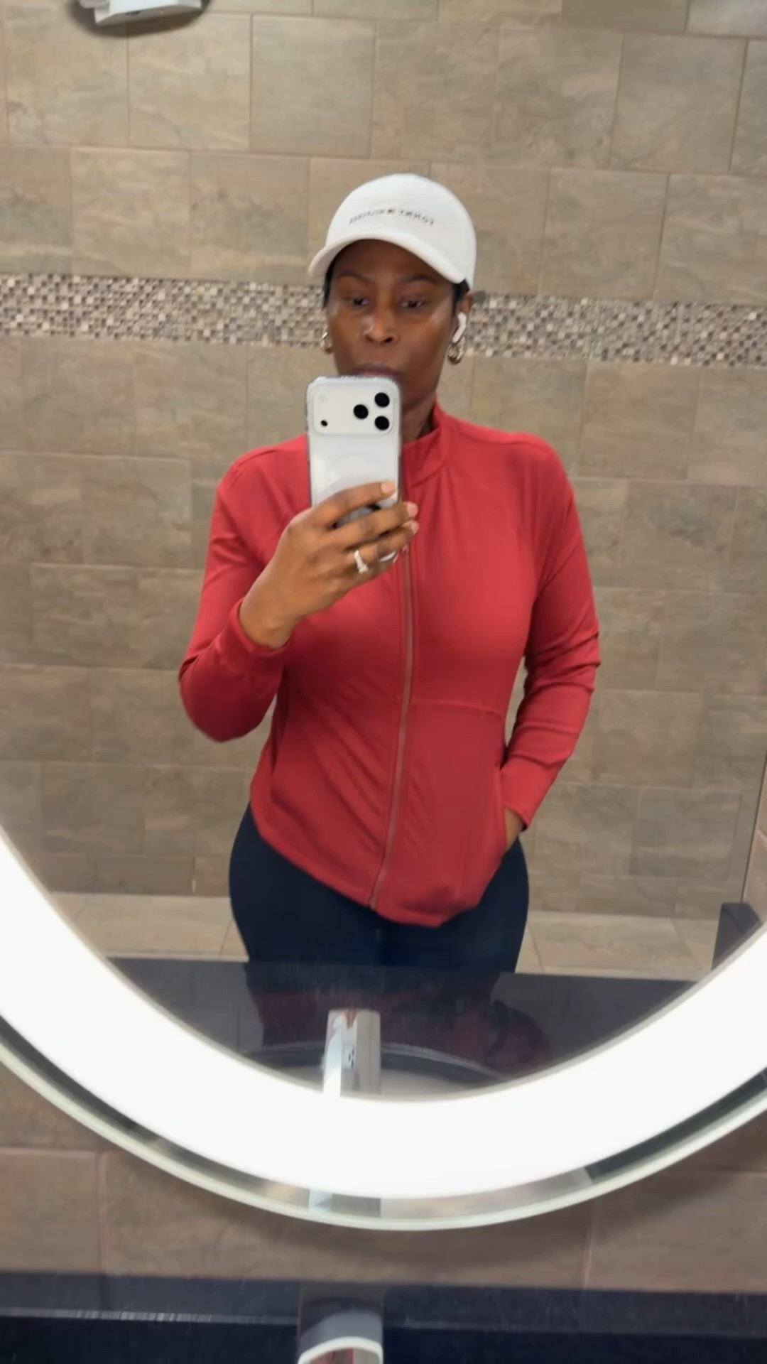Today I’m wearing a fitted red zip-up athletic jacket paired with dark blue high-waisted leggings and a white baseball cap 🤍
Easy, comfortable, and perfect for everyday wear, errands, walks, or casual gym days. I linked the exact jacket on my LTK ✨

#LTKdayinmylife #LTKootd #LTKActive