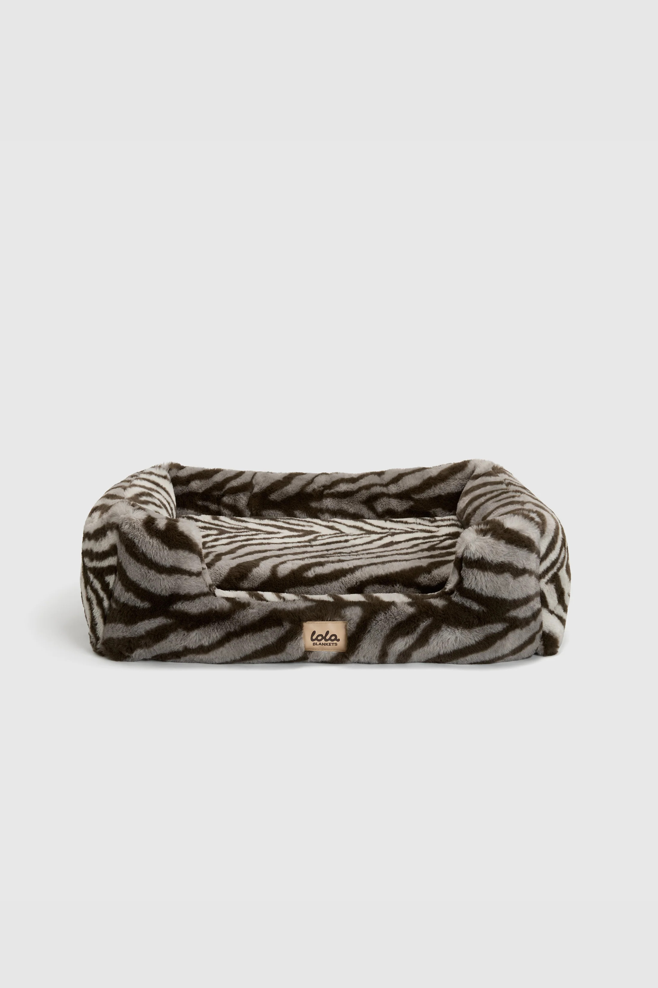 The Lola Pet Bed | Zebra | Lola Blankets