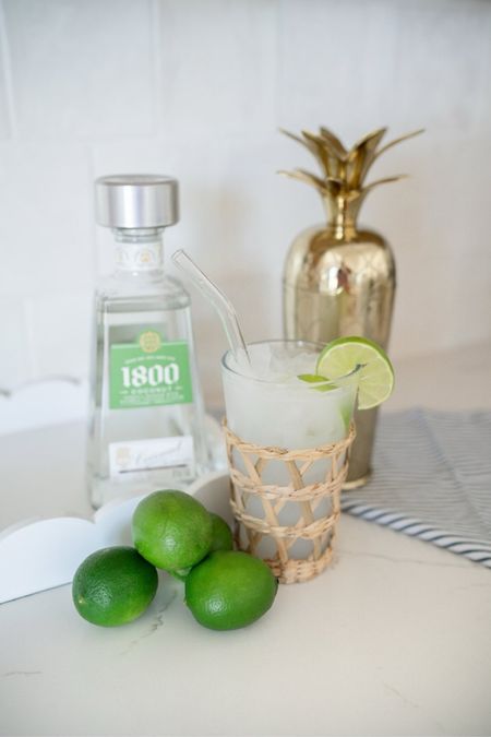 SAVE this easy drink recipe for this weekend! I’m calling this drink a suntan in a glass! 🥥🍹🍋‍🟩 My skinny coconut margarita is the perfect summer drink!

Here’s what you’ll need: 
🥥 2 shots Coconut Tequila (has to be coconut!) 
🍋‍🟩 1 shot fresh lime juice or more to taste!
🥥 a squeeze of Real Gourmet Cream of Coconut (if you want it sweeter you can add more but I don’t love super sweet cocktails!) 
🍋‍🟩 your fave sparkling water (this pineapple coconut bubbly is perfect) 
Add the tequila, lime juice and cream of coconut to a shaker filled with ice and shake well. Add to your favorite glass and top with sparkling water. Garnish with a lime wedge and enjoy! 

