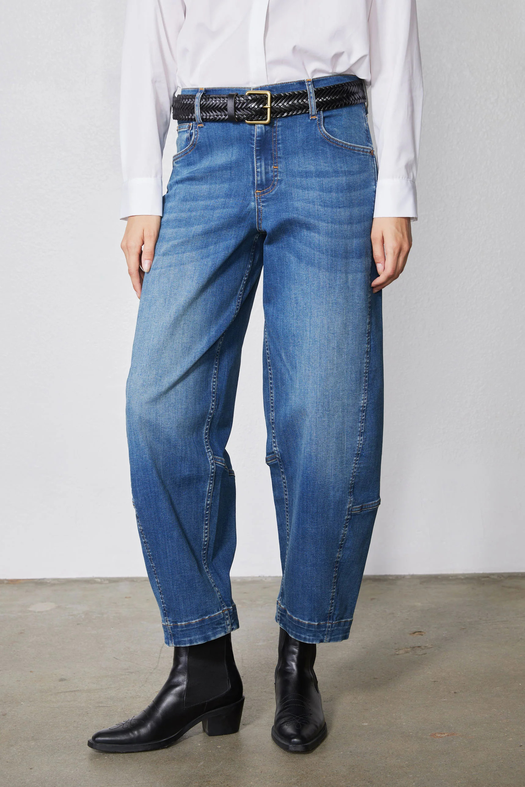 The Petite Ultimate Barrel Leg Jeans 2.0 | Petite Barrel Jeans - Ruti | Ruti