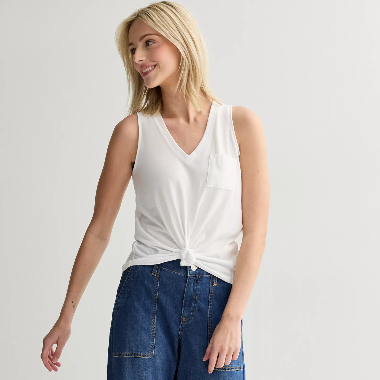 Juniors' SO® V-Neck Pocket Tank Top | Kohl's