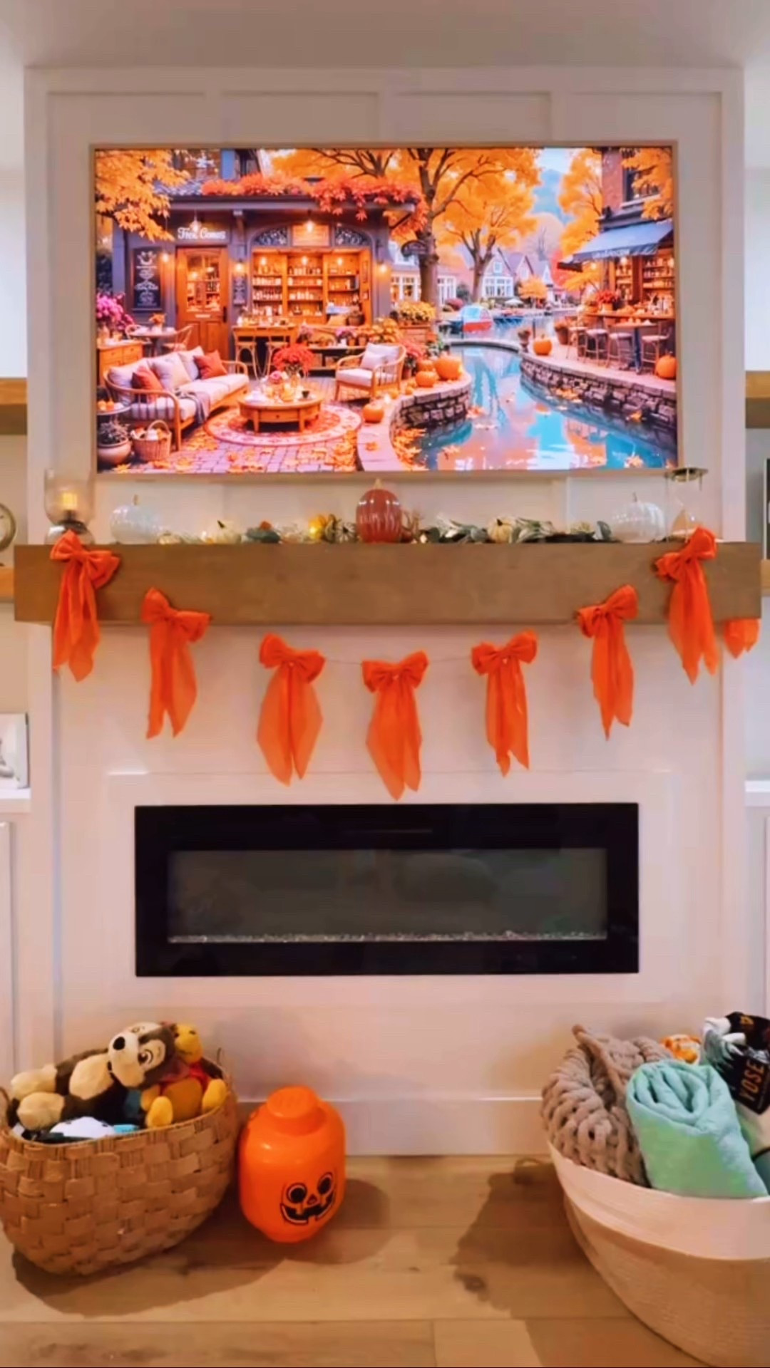 Simple and sweet Fall decor🧡🎃🎀