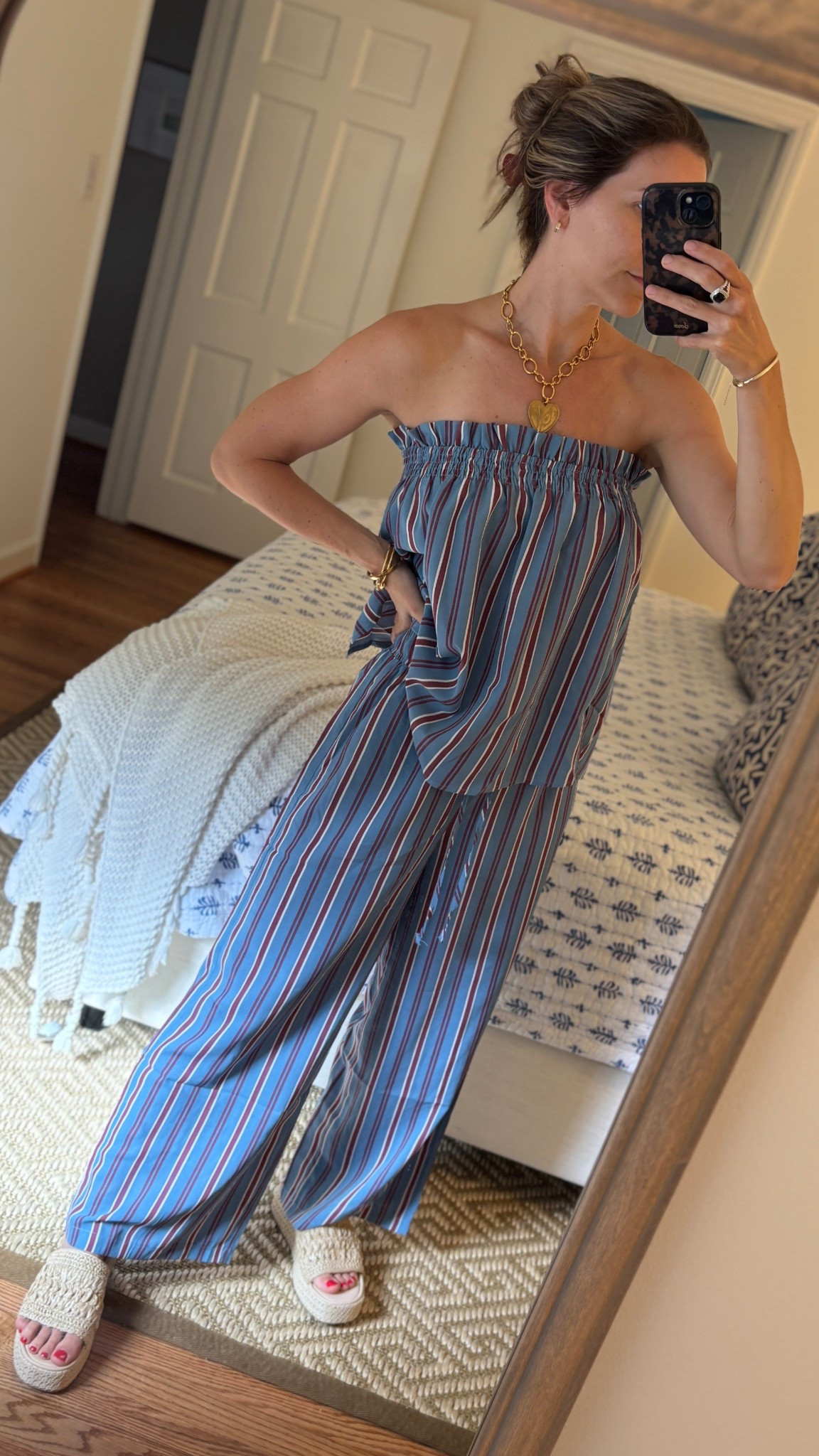 Cutest set for less than $200 ✨ wearing a small in both 

#LTKSeasonal #LTKFindsUnder100 #LTKStyleTip