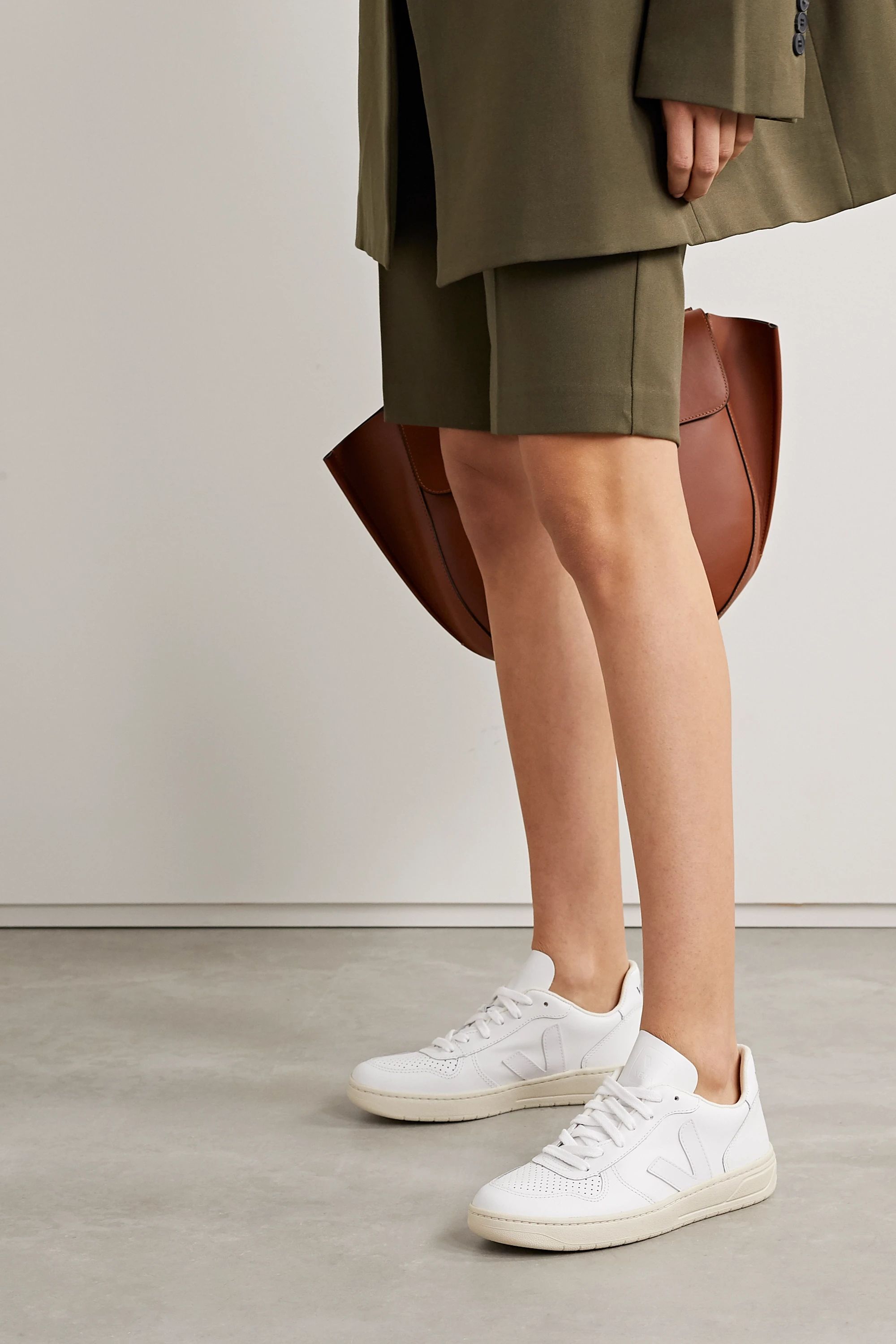 White + NET SUSTAIN V-10 leather sneakers | Veja | NET-A-PORTER | NET-A-PORTER (US)