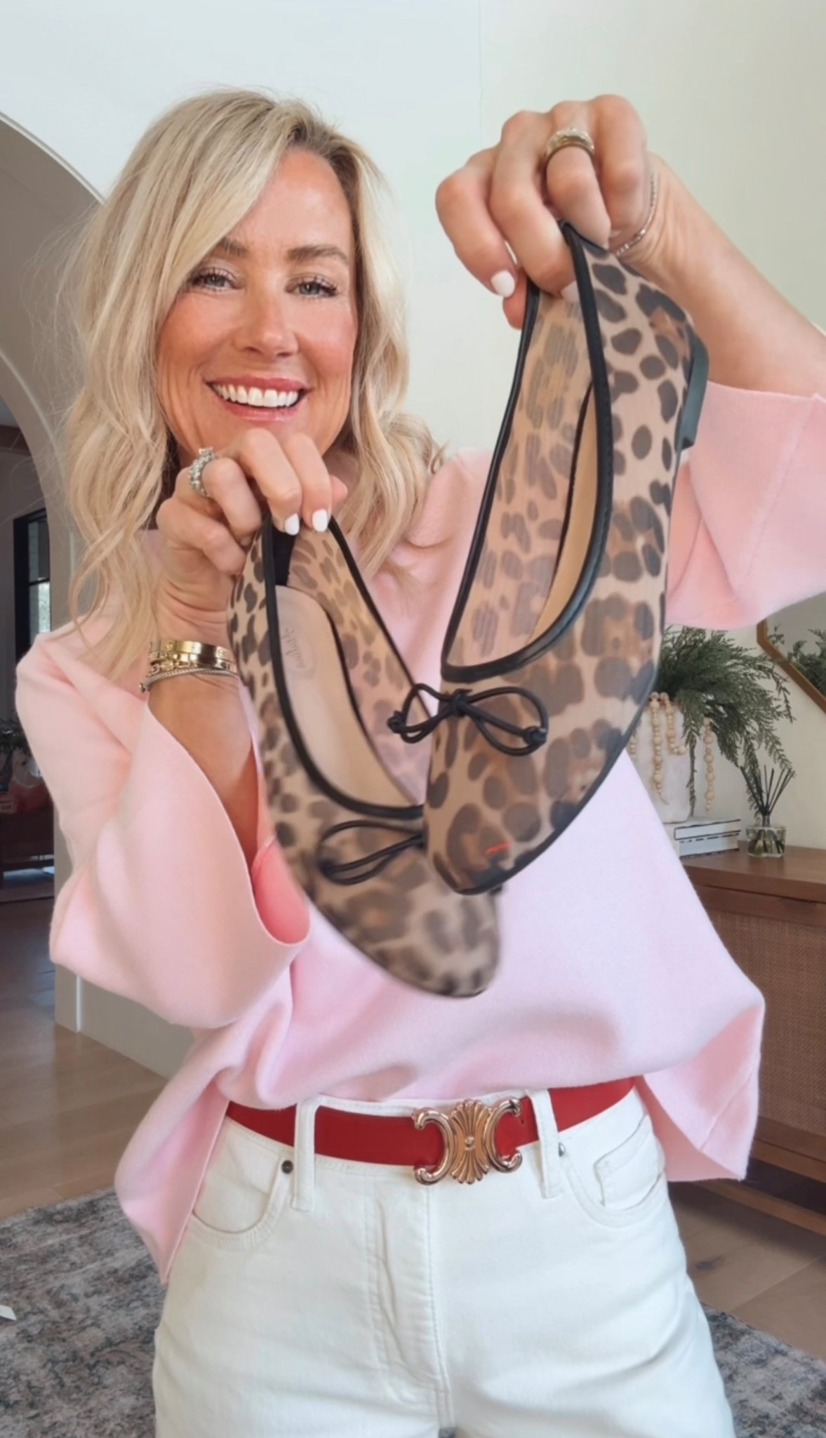 How adorable are these mesh cheetah flats! They go with so many outfits and will be perfect for spring weather. 

Sweater: XS
Jeans: 0
Flats: run big, size down half

#LTKValentine #LTKOver40 #LTKootd