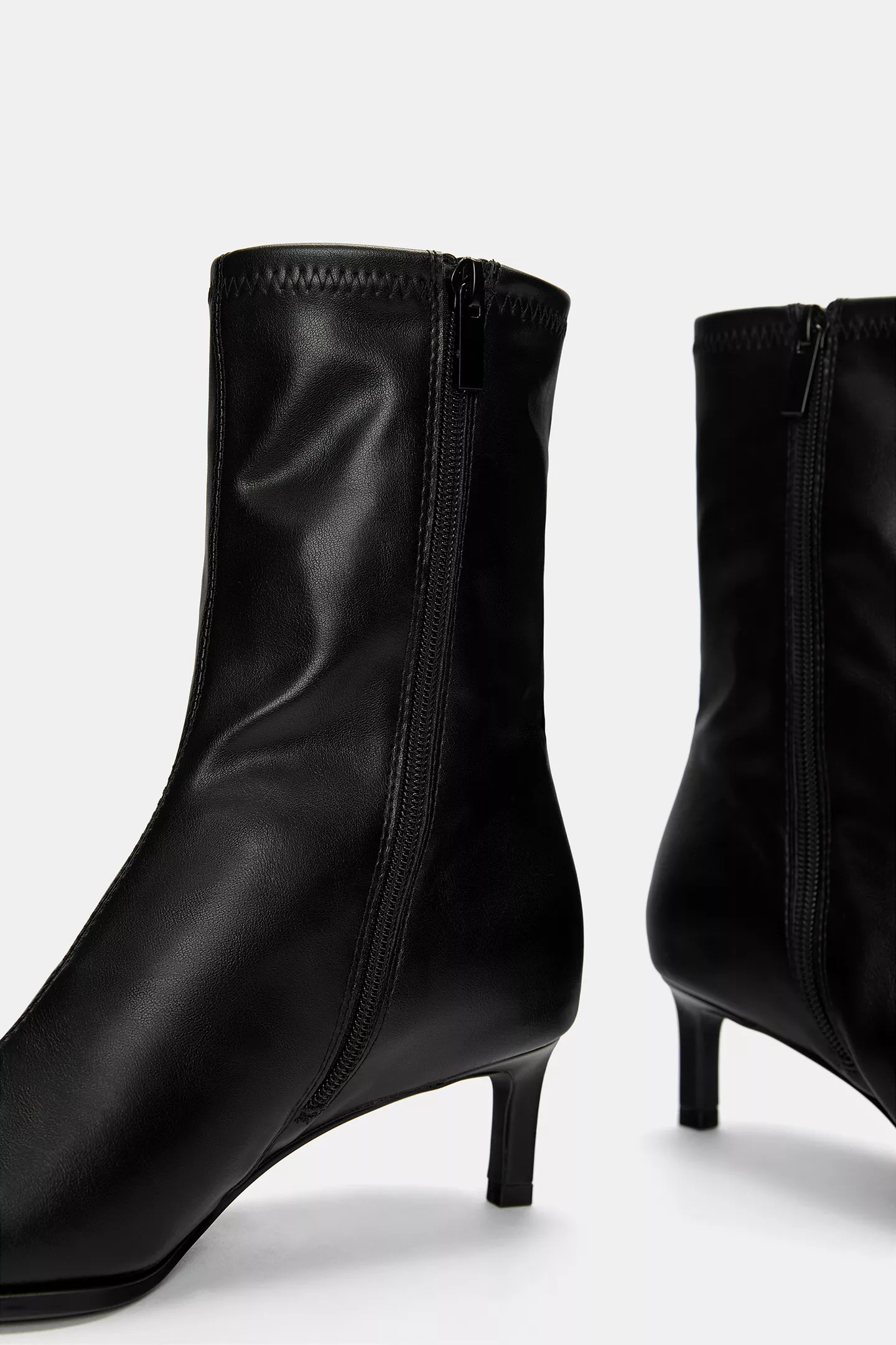 Bottines à talon élastiquées | PULL and BEAR FR