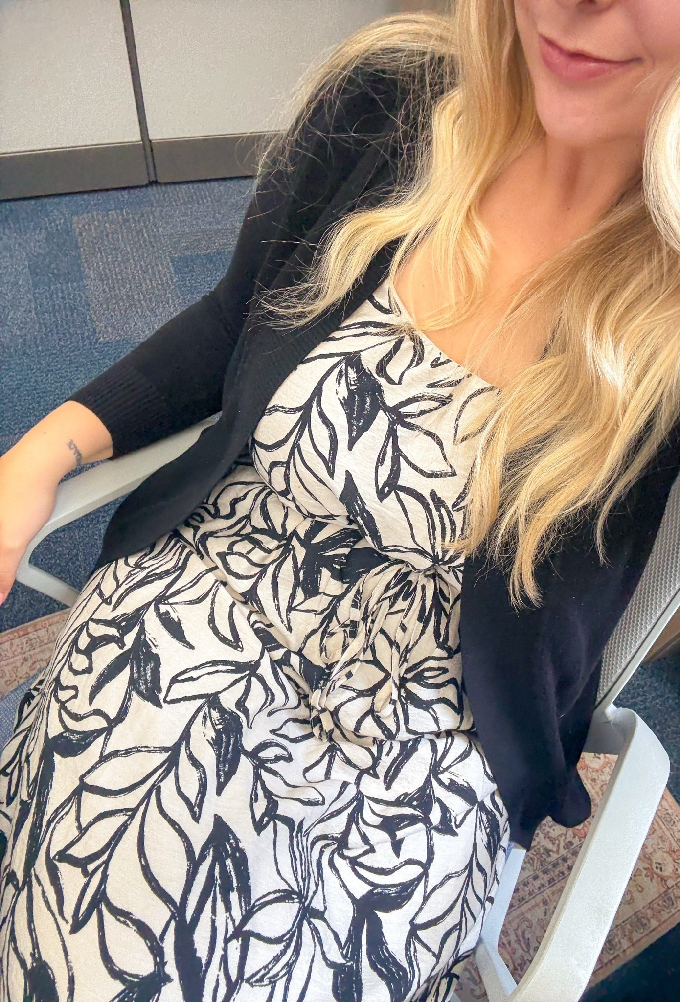 office outfit idea | business casual dress outfit 🖤 black and white printed dress styled with a lightweight layer—perfect workwear look for everyday

#ltkworkwear #businesscasual #officeoutfit #workwearstyle #ltkstyle #everydayoutfit #womenatwork #professionalstyle #workoutfitideas #ltkcreator #styledaily #outfitinspo #9to5style #classicstyle #wearitloveit