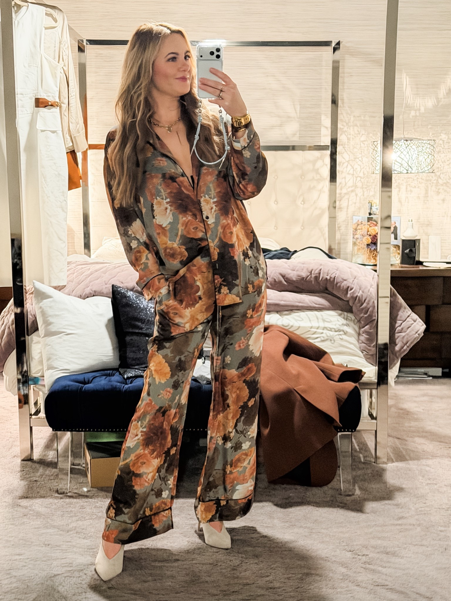 Birthday dinner outfit :: yes it’s technically PJs 😉 Set is from How do You Wear That.
Paired it with a rust brown overcoat and Tory Burch bag and felt 🔥 #44 #happybirthdaytome

#LTKOver40