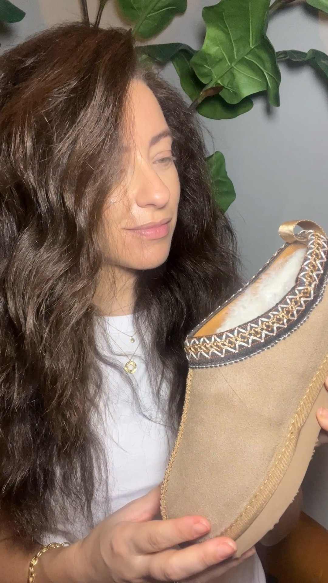 Project Cloud Slippers: Worth the Hype?

#LTKSaleAlert #LTKSeasonal #LTKFindsUnder100