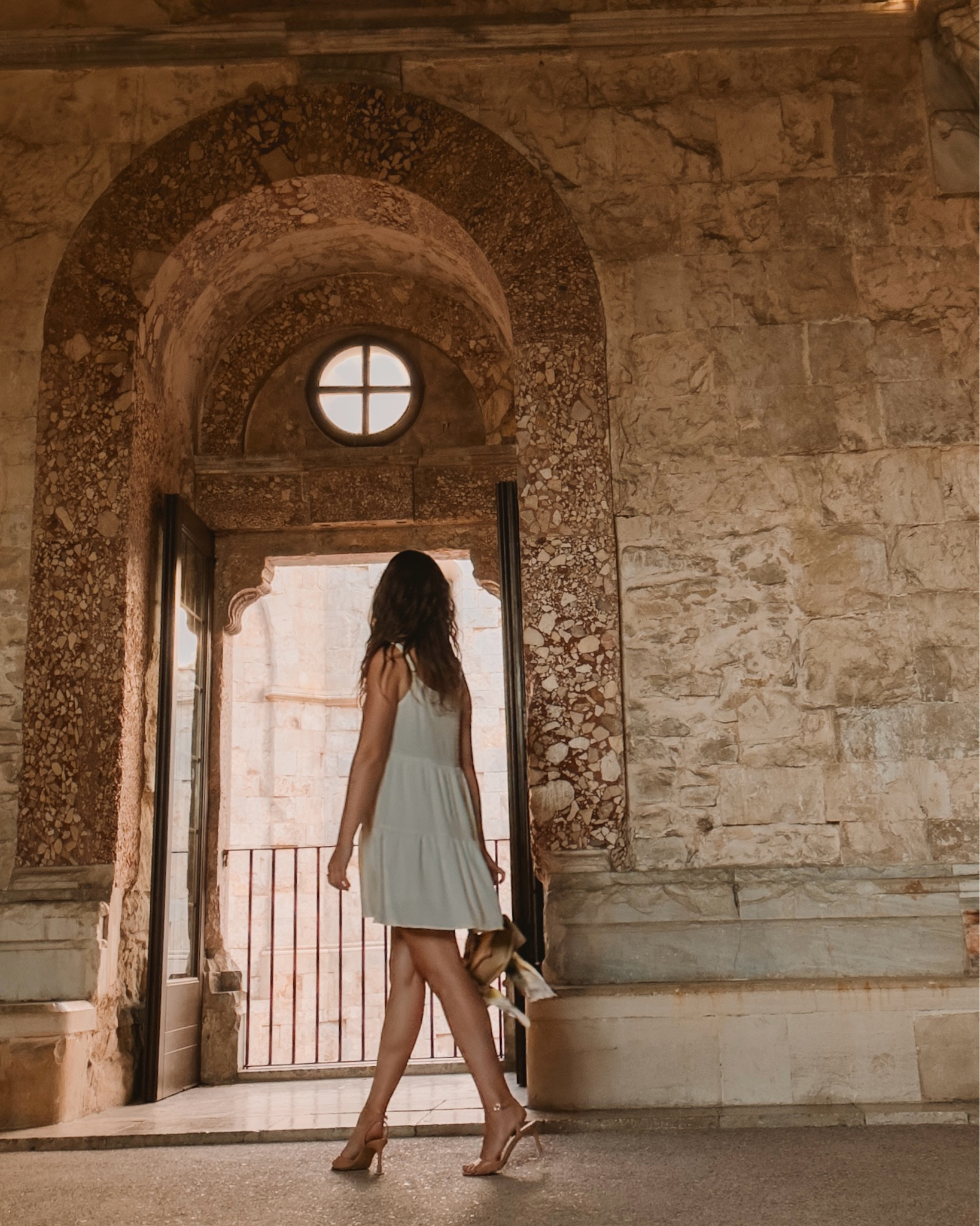 Casual day outfit 

Gretchen wears a white babydoll dress in size xs, nude sandals in size 8.5/39, and a straw bag.



#LTKFindsUnder50 #LTKTravel #LTKFindsUnder100