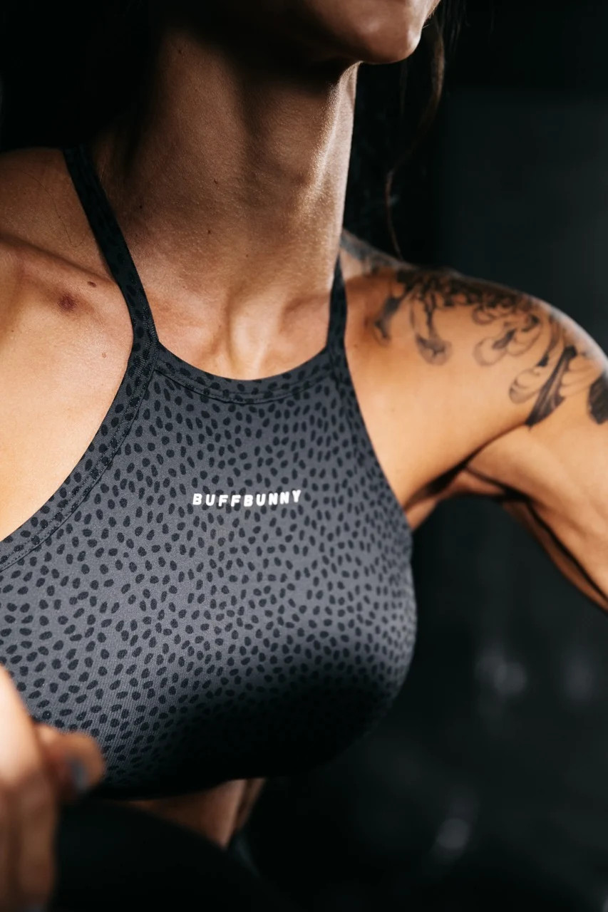 Flex Seamless Sports Bra - Black Bossy | Buffbunny Collection