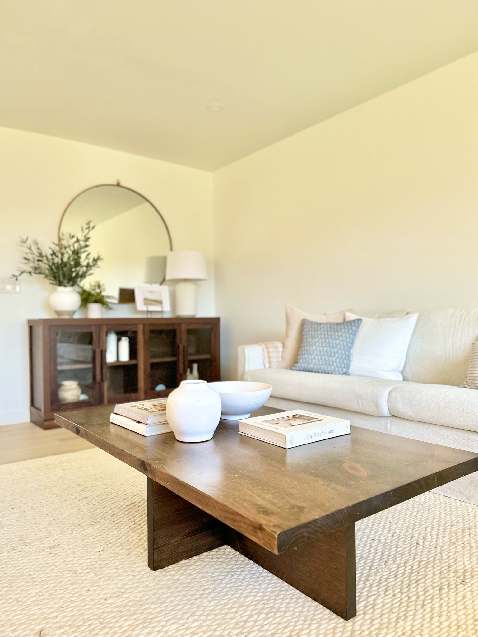 #livingroomdesign #livingroomdecor #livingroomideas #livingroom #moderncoastal #interiordesign #pillows #throwpillows #olivetree #widesofas #slipcoversofa #neutralhome #coffeetables #coffeetabledecor #curtains #texturedrugs #juterug #affordablehomedecor #coffeetables

#LTKHome #LTKStyleTip