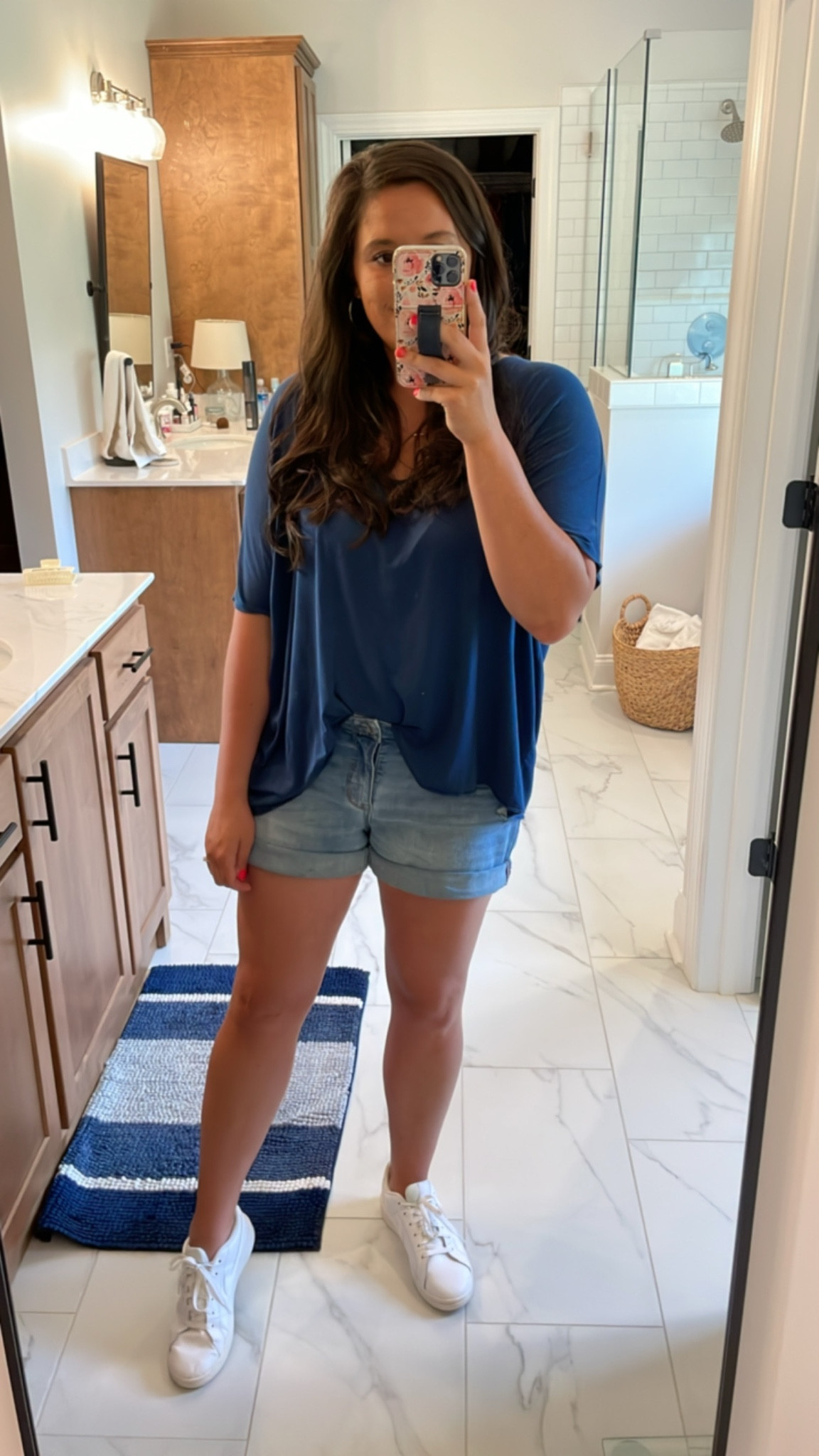 Perfect weekday or weekend outfit for busy moms! 

#LTKfit #LTKFind #LTKfamily