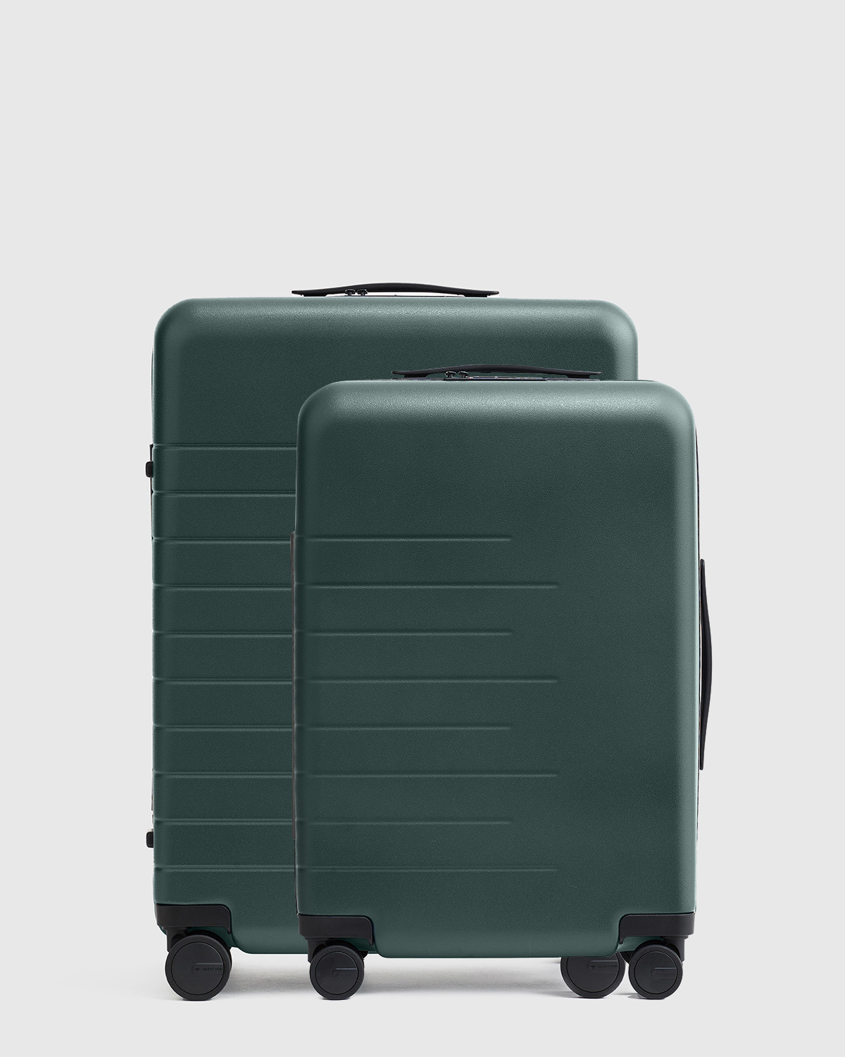 Quince | Carry-On & Medium Check-In Suitcase Set in Dark Green, Polycarbonate | Quince
