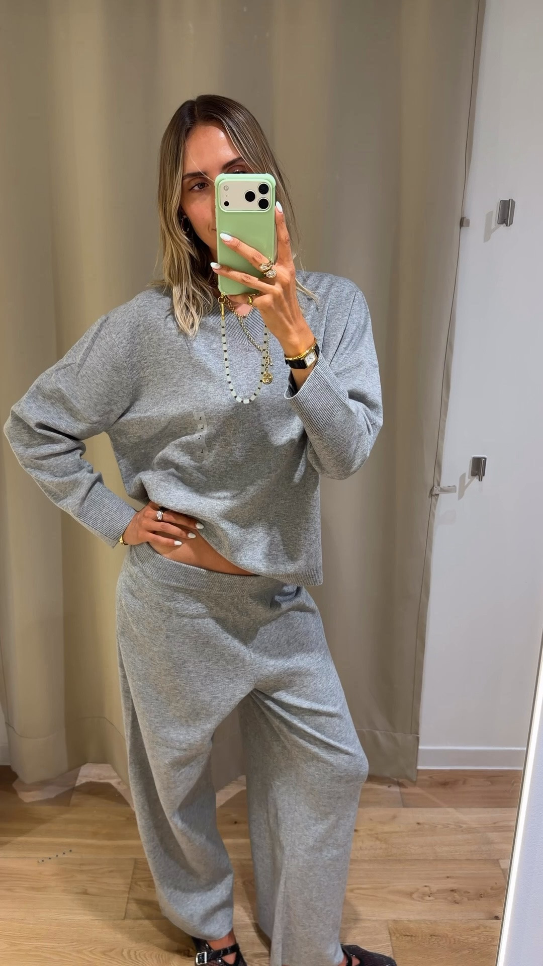 Okay now I understand why these @UNIQLO sets went viral. Perfect for travelling this summer

#LTKFashionMonth #LTKsummer #LTKuk