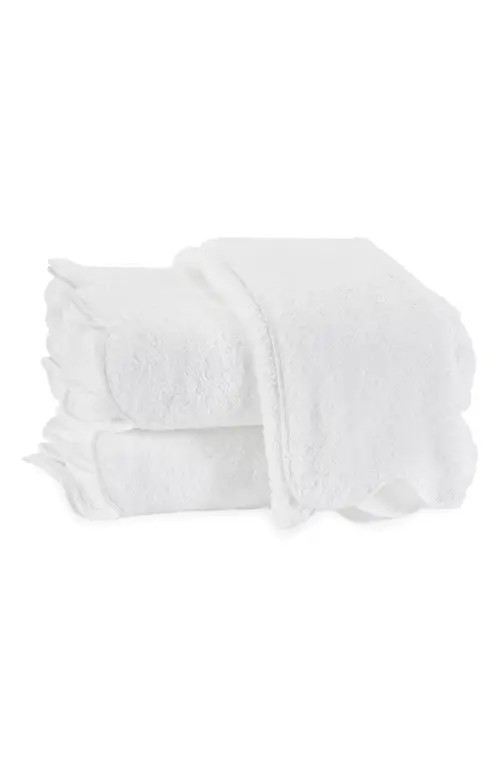 Matouk Cairo Scallop Hand Towel in White at Nordstrom | Nordstrom