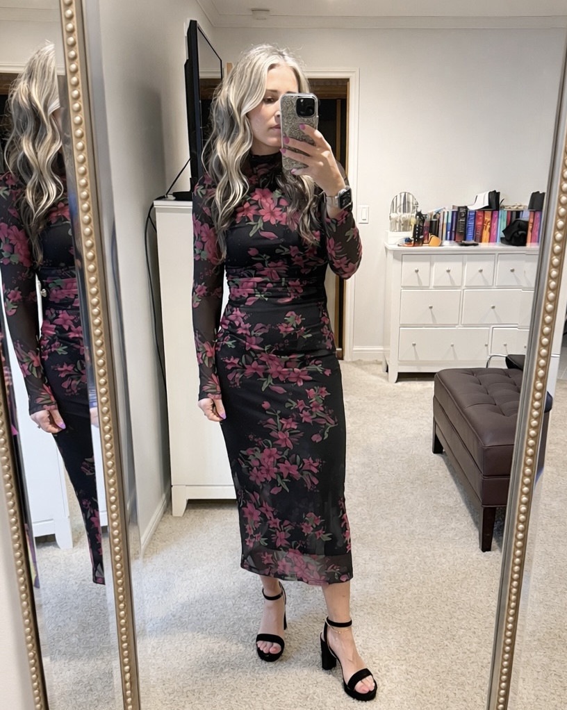 Loving these dresses and shoes right now!
Wearing a small in both! Shoes fit true to size💋

#LTKootd