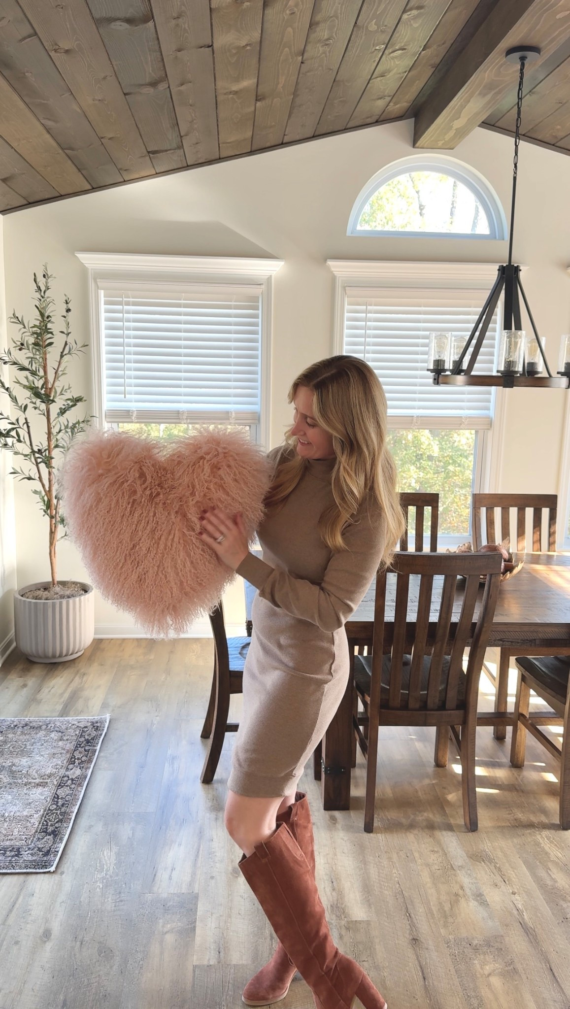 The cutest heart shaped pillow for Valentine’s Day! 

#LTKValentine #LTKHome #LTKmomlife