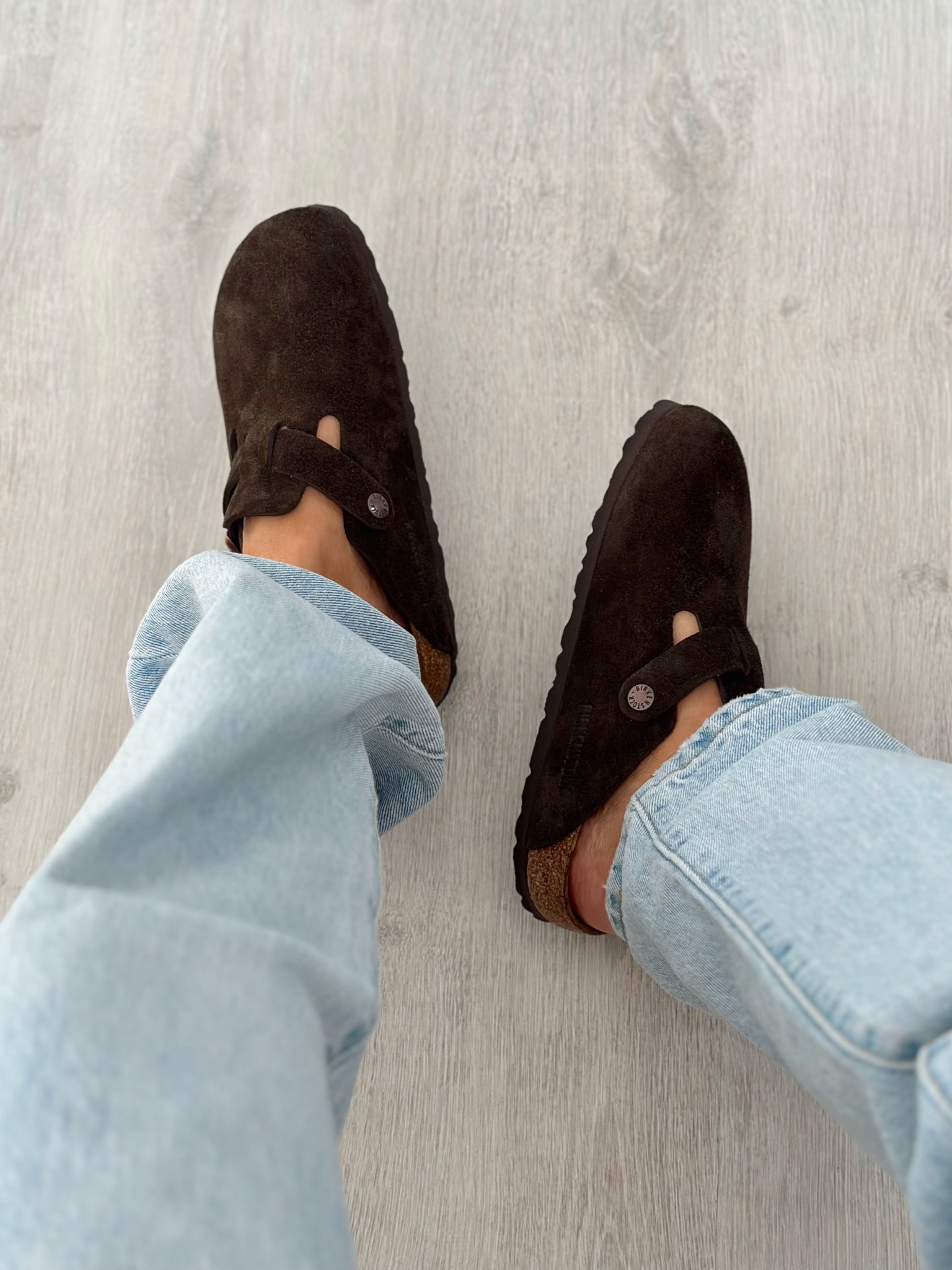 Birkenstock Bostons in mocha 🤤



#LTKstyletip #LTKeurope #LTKshoecrush