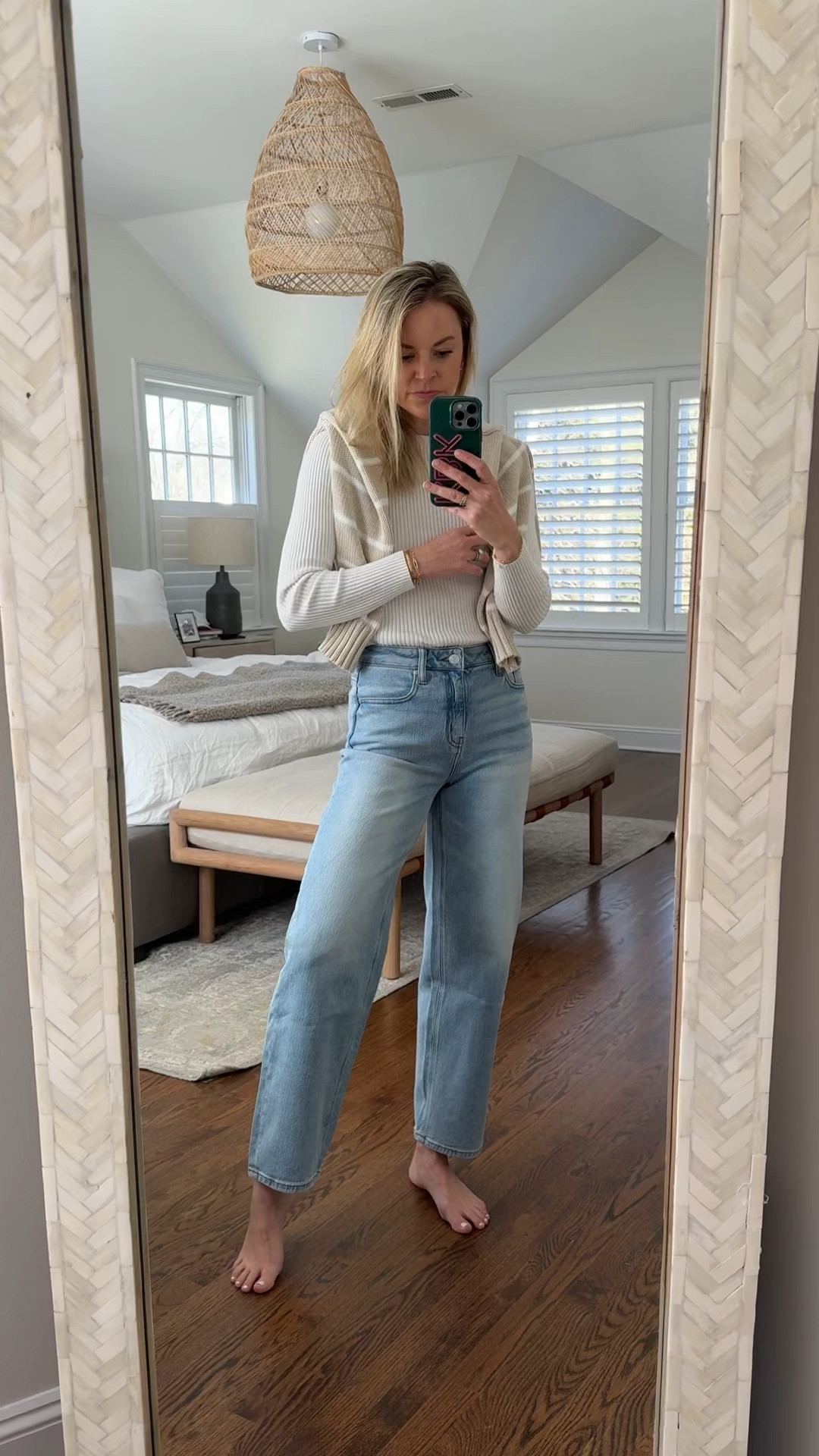 Comfy jeans perfect for spring and only $50. I’m 5’5 wearing my true size, 26. 
@onequince #quincepartner


#LTKmomlife