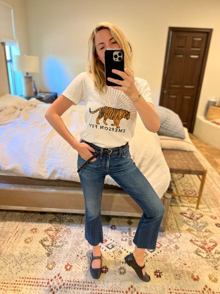 Outfit of the day: Emerson fry t-shirt, Madewell jeans, woven black belt and Mary Janes. TTS. Laura in a small and a 26 jean.





Jeans
Graphic t-shirt
Black Mary Jane shoes

#LTKxMadewell #LTKstyletip #LTKover40