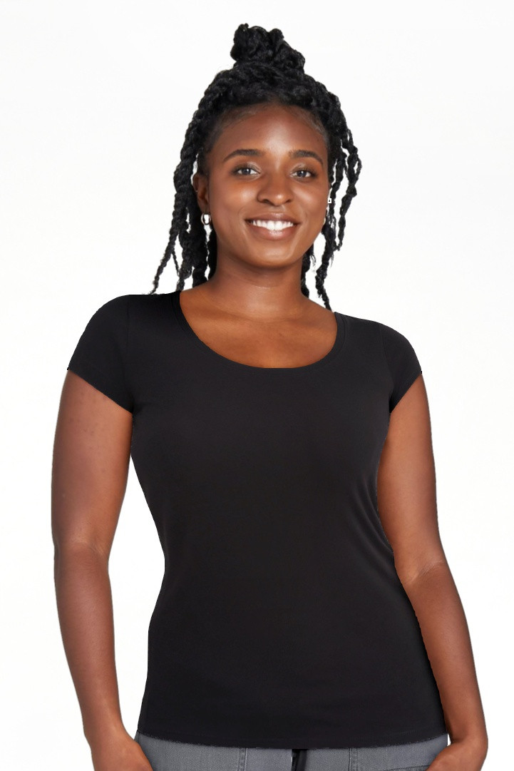 No Boundaries Scoop Neck Tee with Short Sleeves, Women's | Walmart (US)