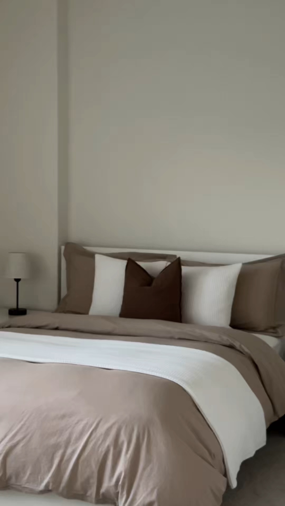 Simple guestroom decor 

#LTKHome